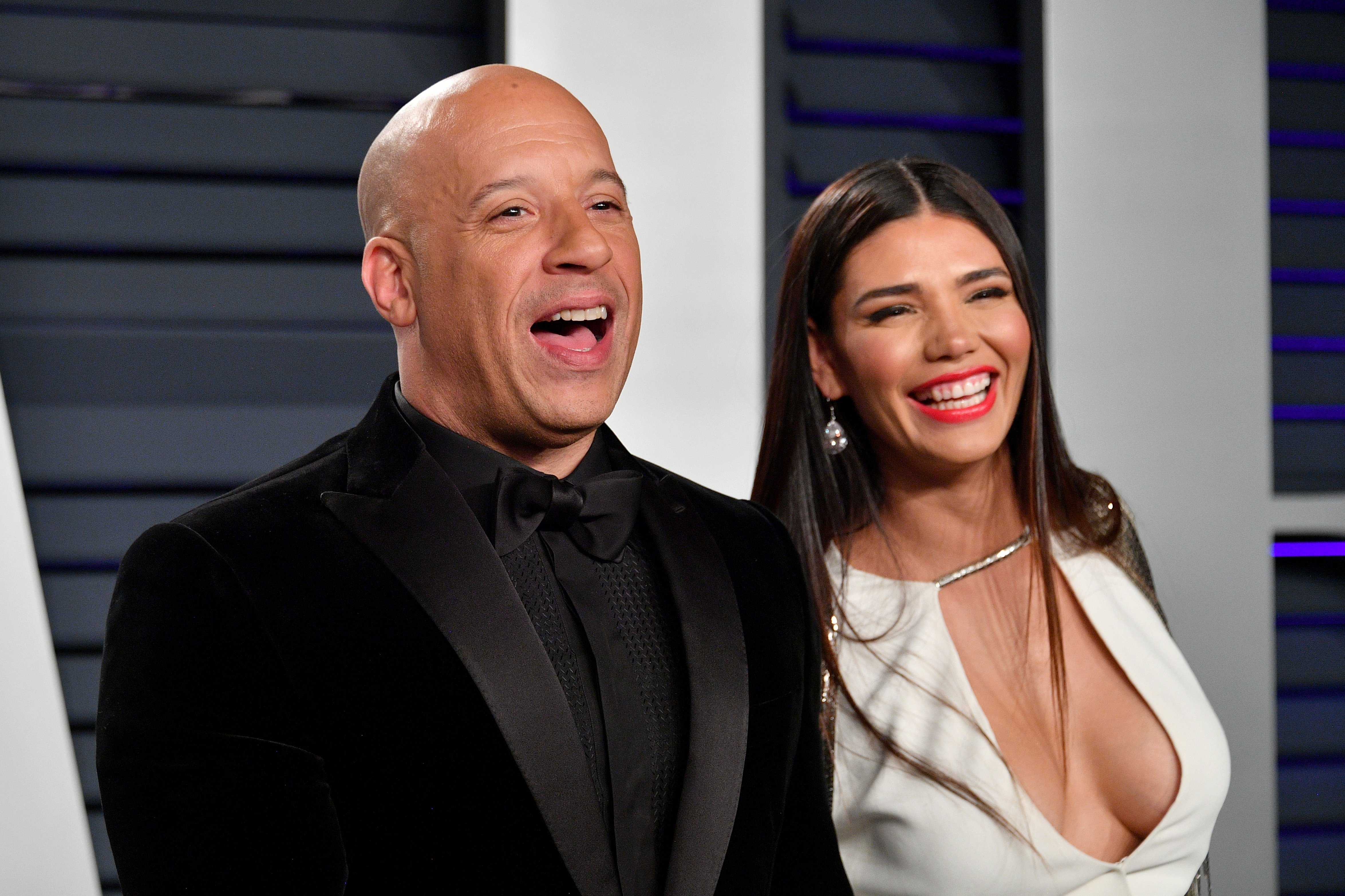 Vin Diesel y Paloma Jiménez en la fiesta de los Oscar de Vanity Fair 2019 organizada por Radhika Jones en el Centro de Artes Escénicas Wallis Annenberg, el 24 de febrero de 2019 en Beverly Hills, California. | Foto: Getty Images