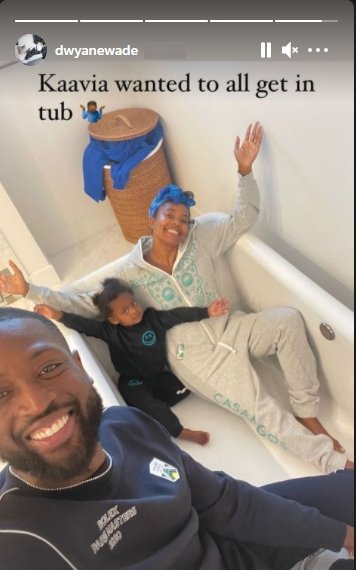 Dwyane Wade shares a cute picture of his wife Gabrielle Union and daughter Kaavia together in a bath tub. | Photo: Instagram/dwyanewade