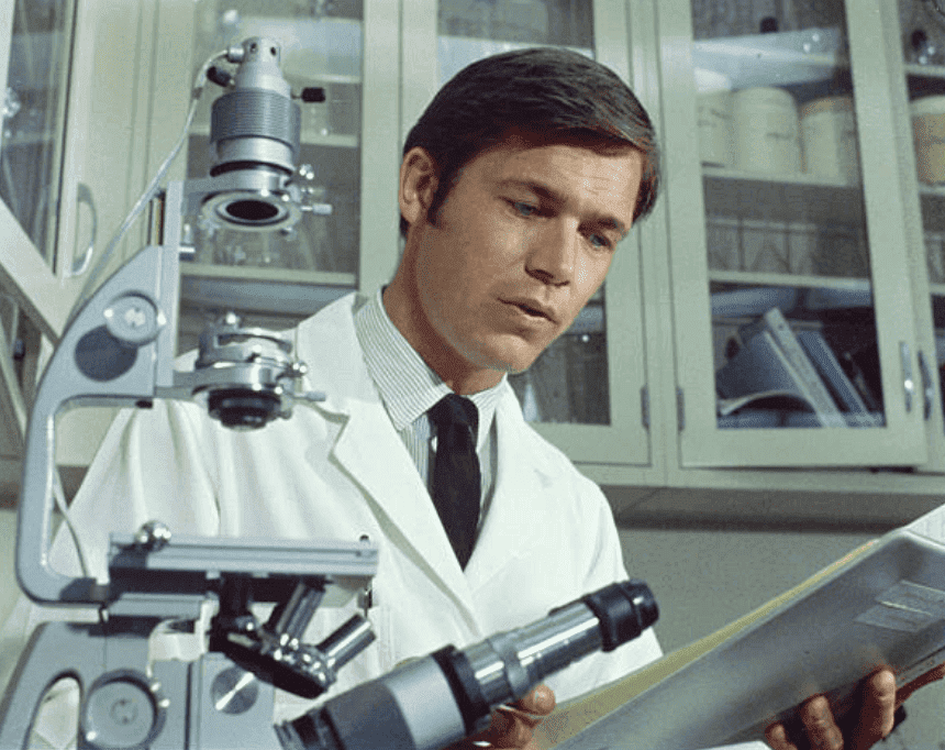 Chad Everett poses as Dr. Joe Gannon during a scene for the television series "Medical Center," on January 1, 1970 | Source: CBS via Getty Images