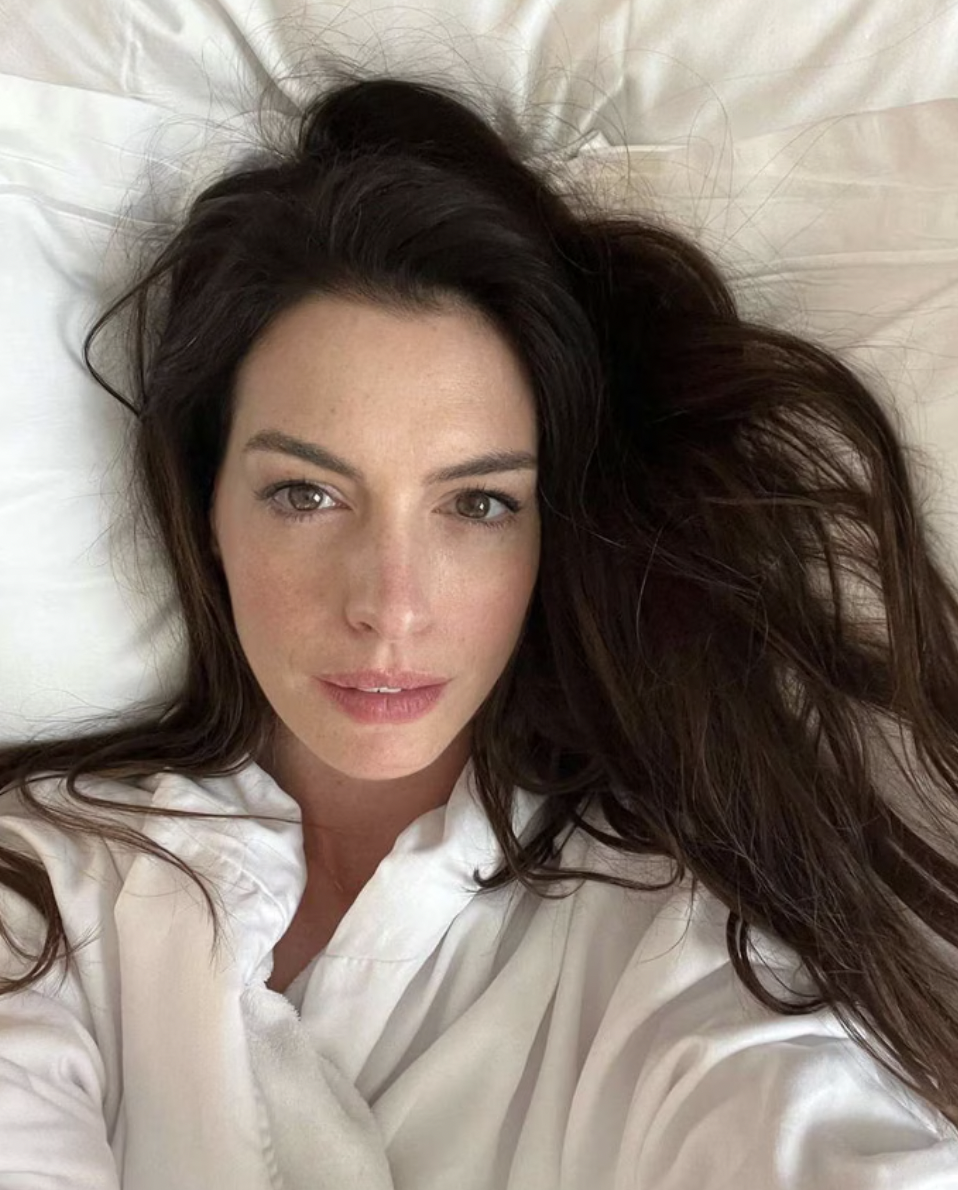 Anne Hathaway from a post dated January 22, 2023. | Source: Instagram/annehathaway