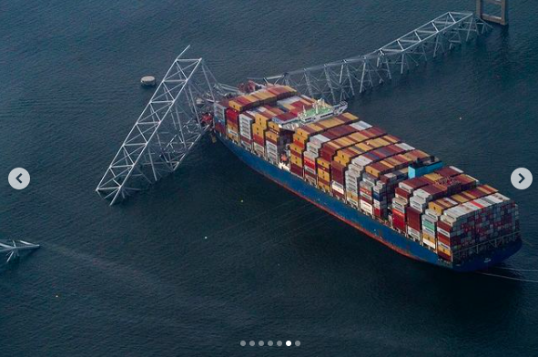 The scene where a container ship crashed into the Francis Scott Key Bridge in Baltimore, MD as seen from a plane on March 26, 2024 | Source: Instagram/vanhoutenphoto