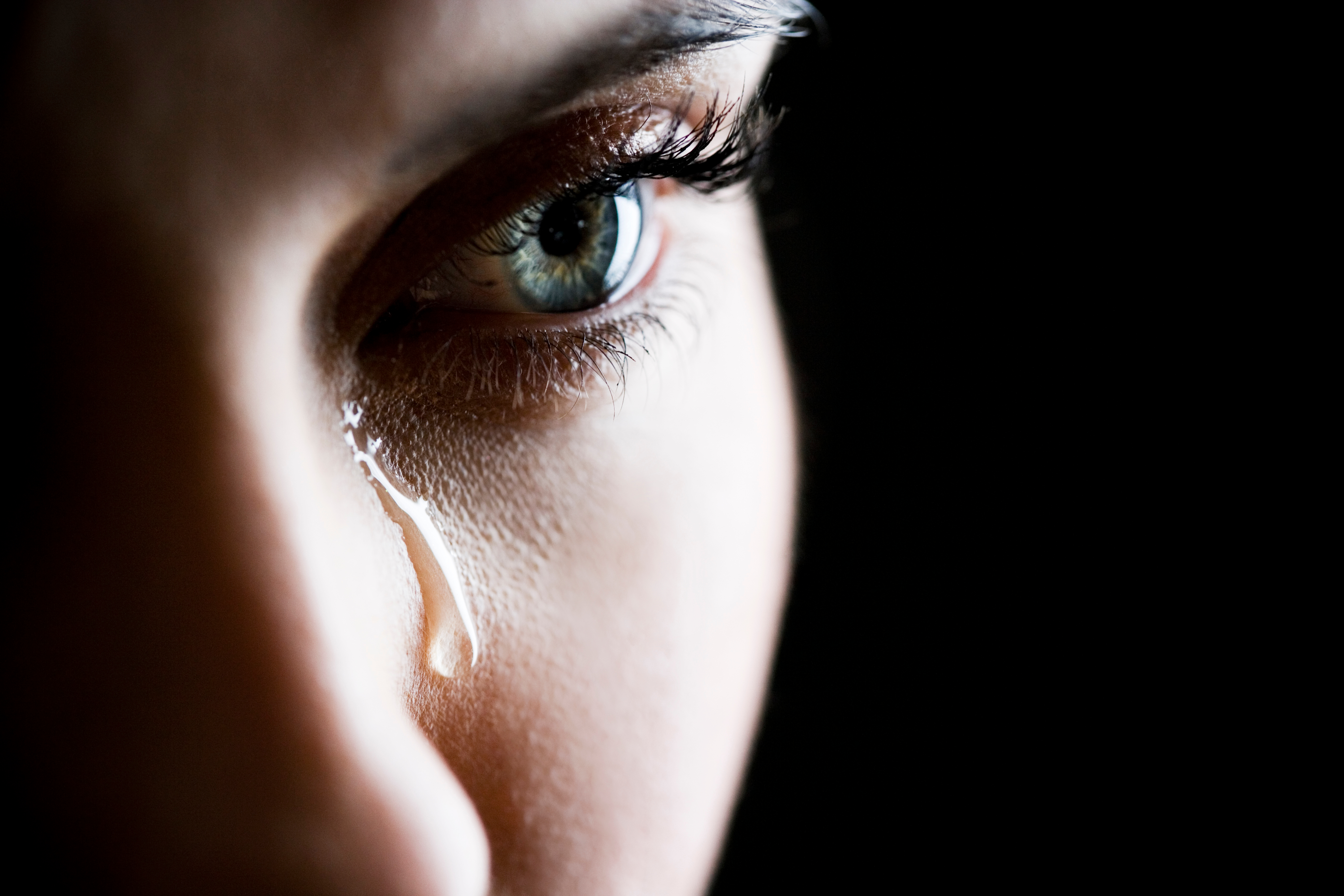 Close up of woman crying | Source: Shutterstock