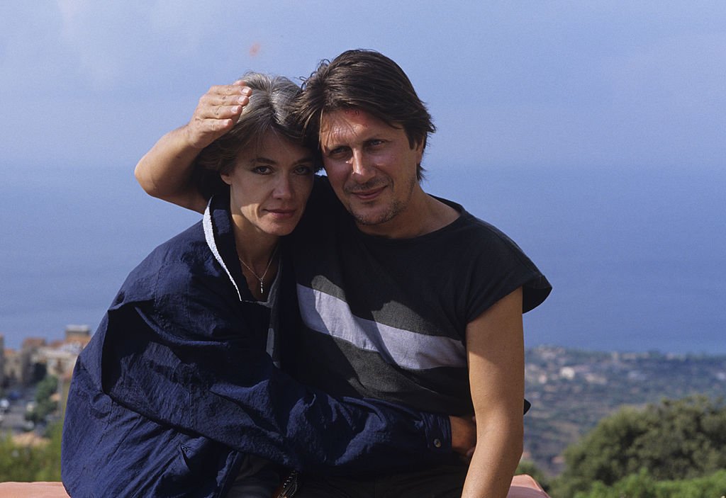 Jacques Dutronc And Francoise Hardy In Corsica. En France, en Corse, en aout 1984. | Photo : Getty Images