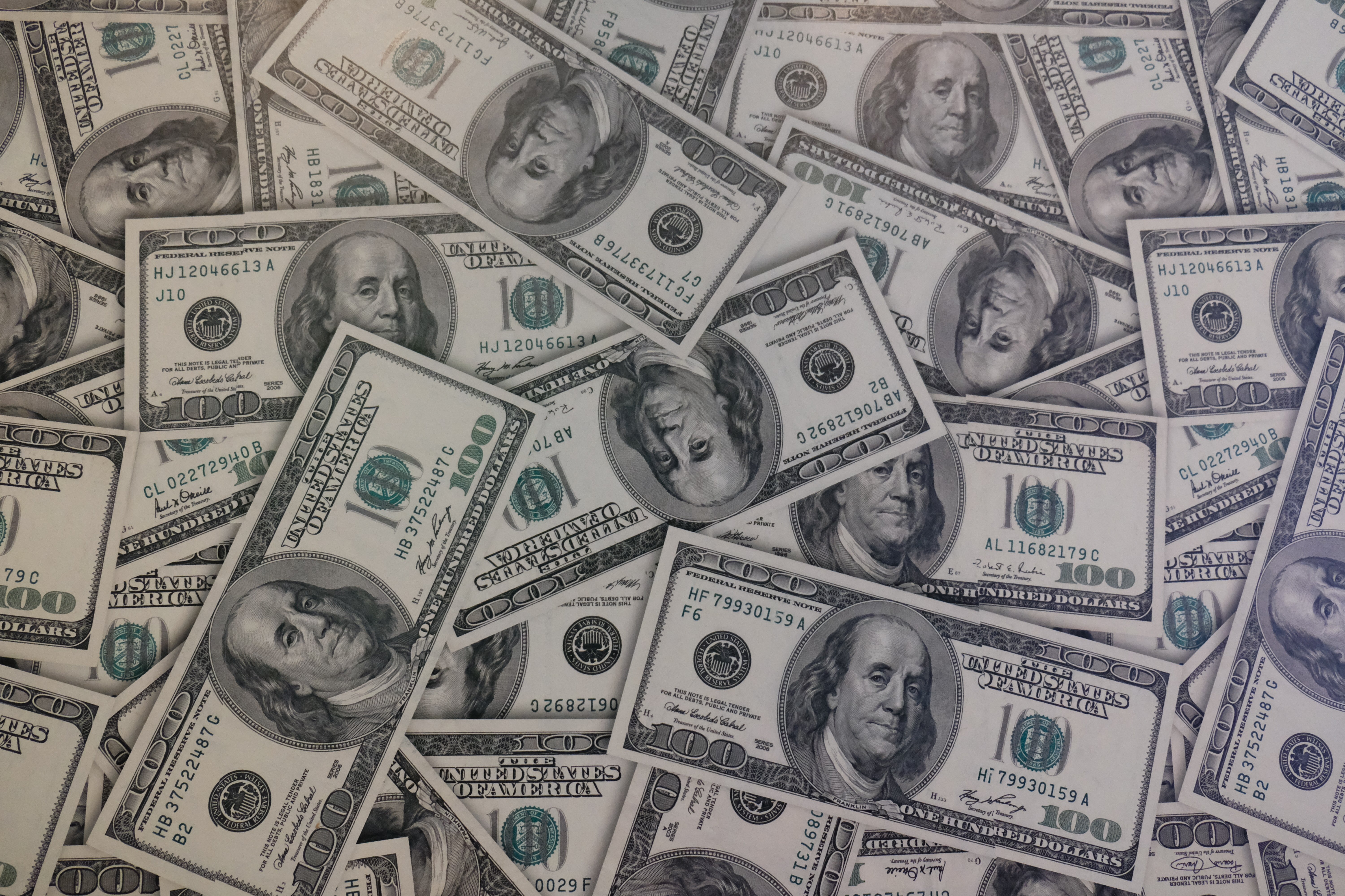 The box was filled with cash amounting to $230K. | Source: Unsplash
