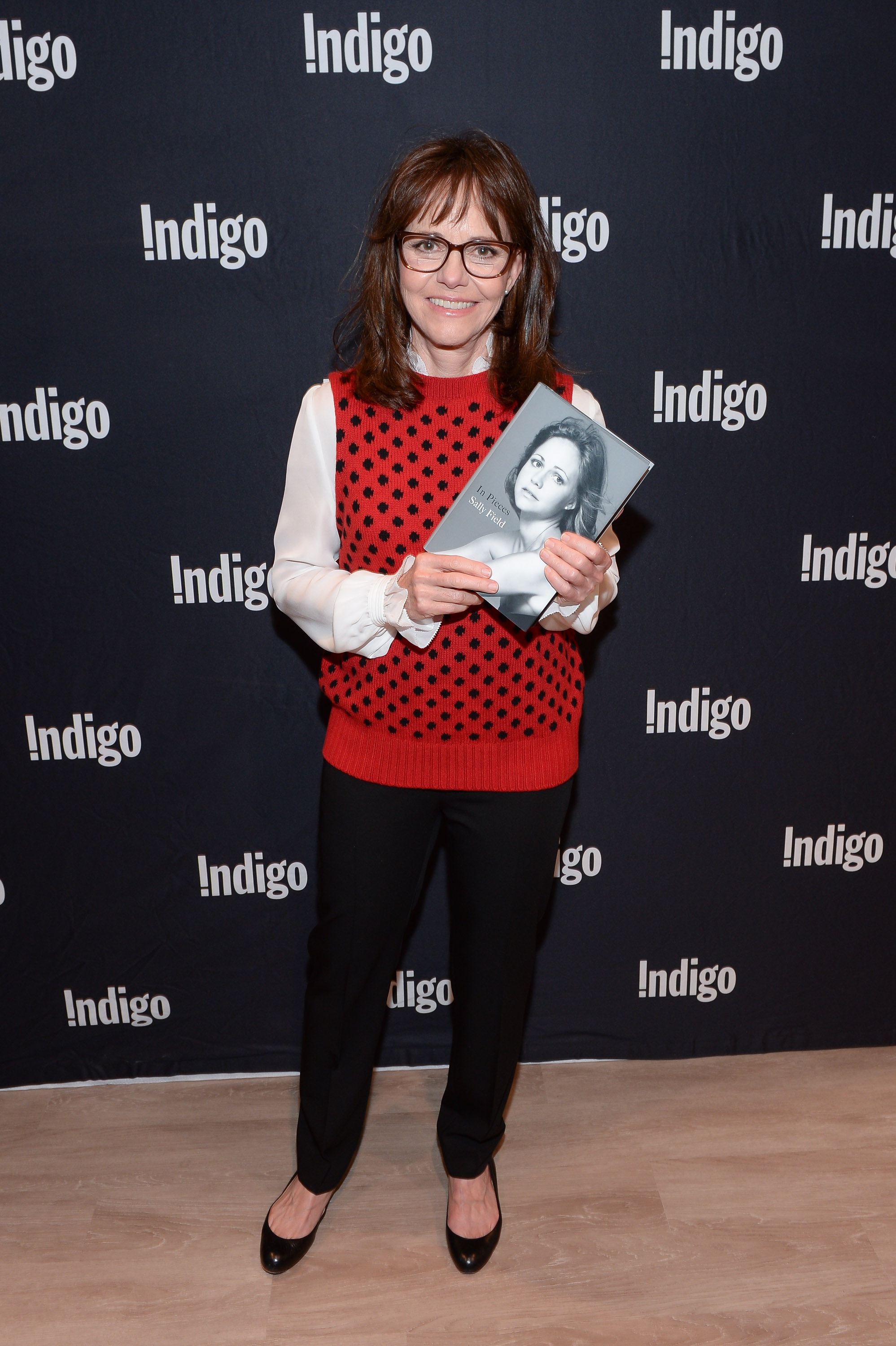 Sally Field at a book signing event for her memoir "In Pieces" in Toronto, Canada on October 9, 2018 | Source: Getty Images