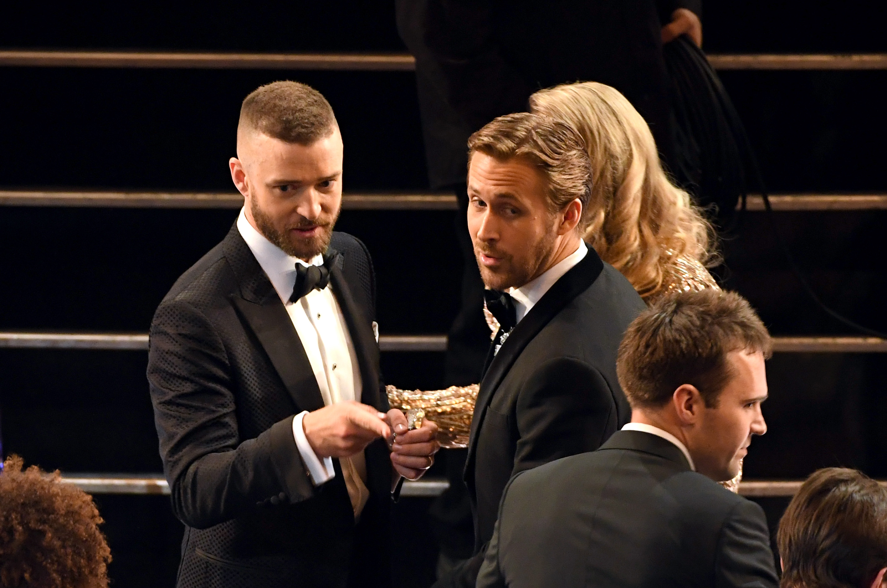 Die Schauspieler Justin Timberlake (L) und Ryan Gosling in Hollywood, Kalifornien am 26. Februar 2017 | Quelle: Getty Images