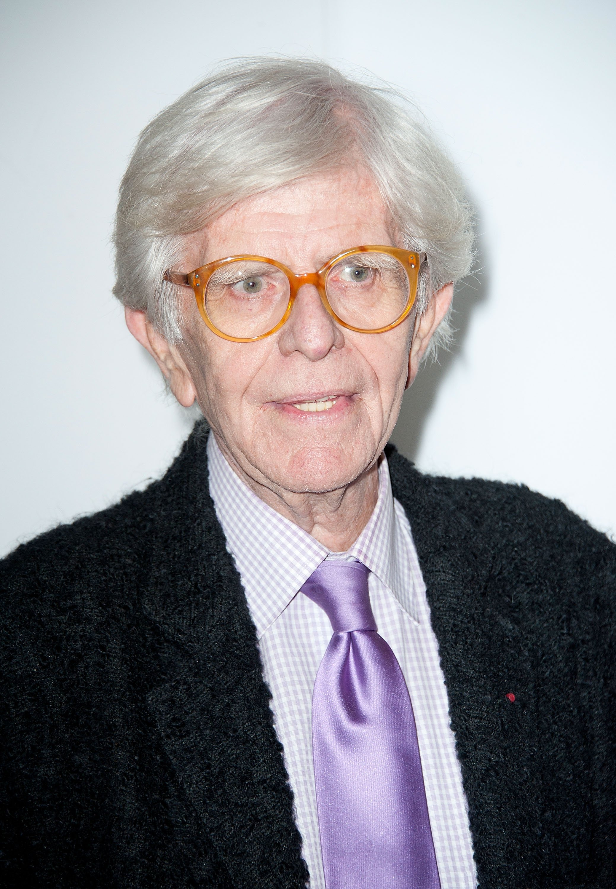 Henry Chapier à la première du documentaire 'Toscan' au Cinéma l'Arlequin, en 2010 à Paris, France | Photo : Getty Images