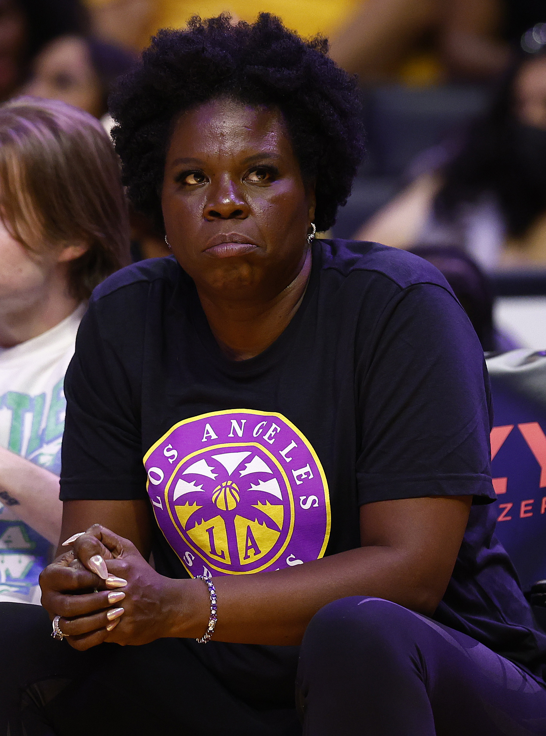 Leslie Jones attends a game between the Minnesota Lynx and the Los Angeles Sparks in the first quarter at Crypto.com Arena on July 31, 2022, in Los Angeles, California. | Source: Getty Images