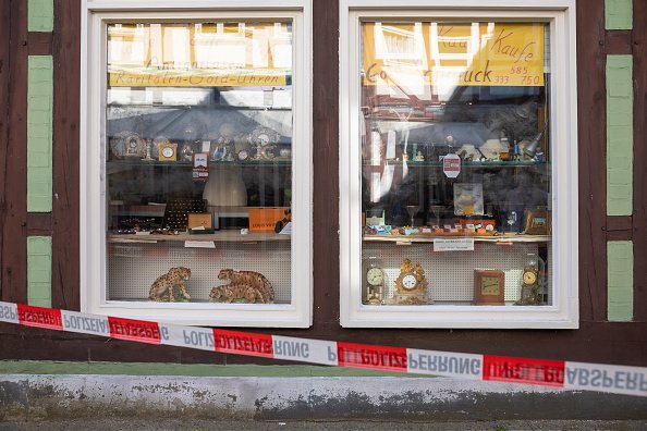 Außenfassade des Juweliergeschäfts, Celle, Niedersachsen | Quelle: Getty Images Außenfassade des Juweliergeschäfts, Celle, Niedersachsen | Quelle: Getty Images