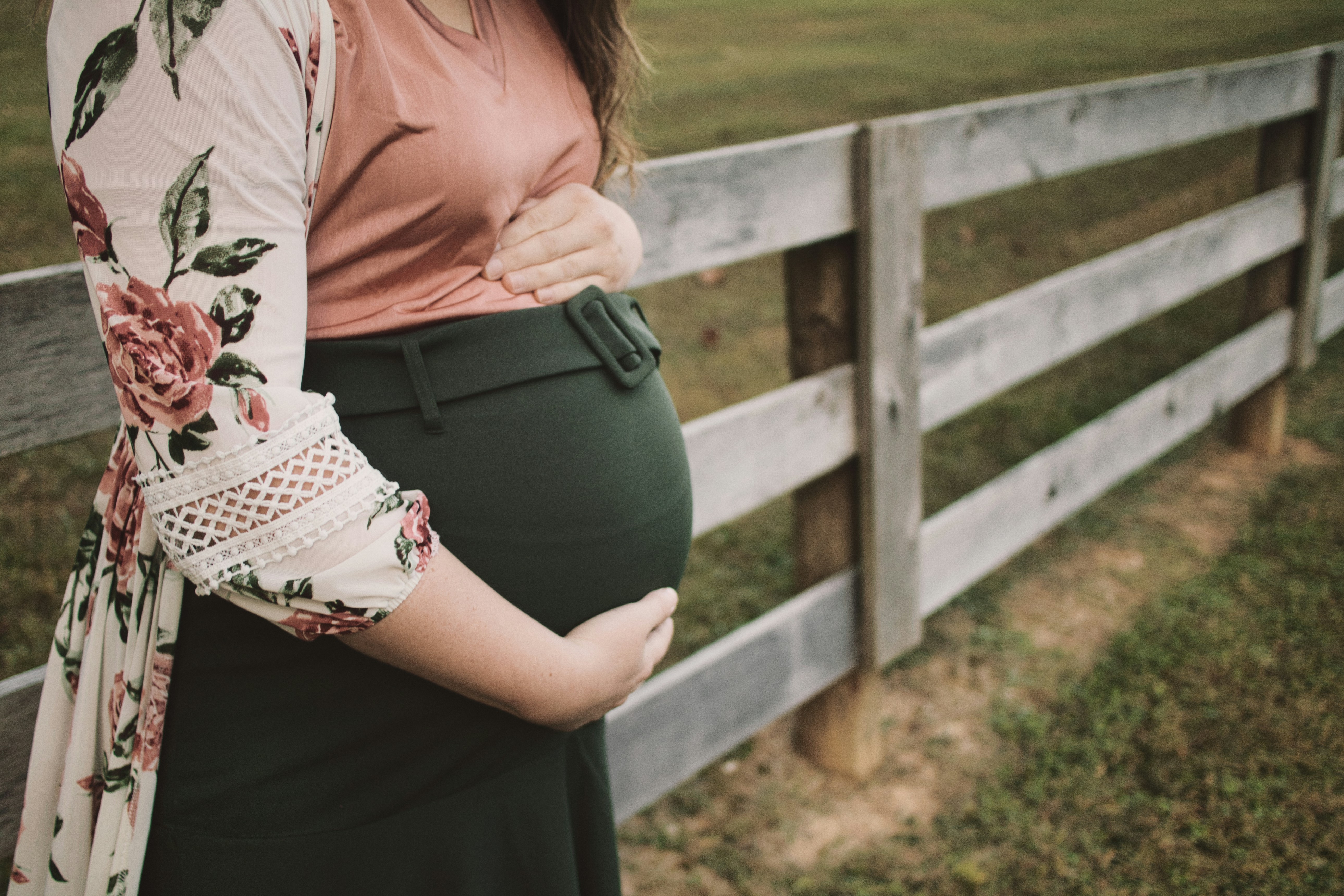 A pregnant woman's belly | Source: Unsplash