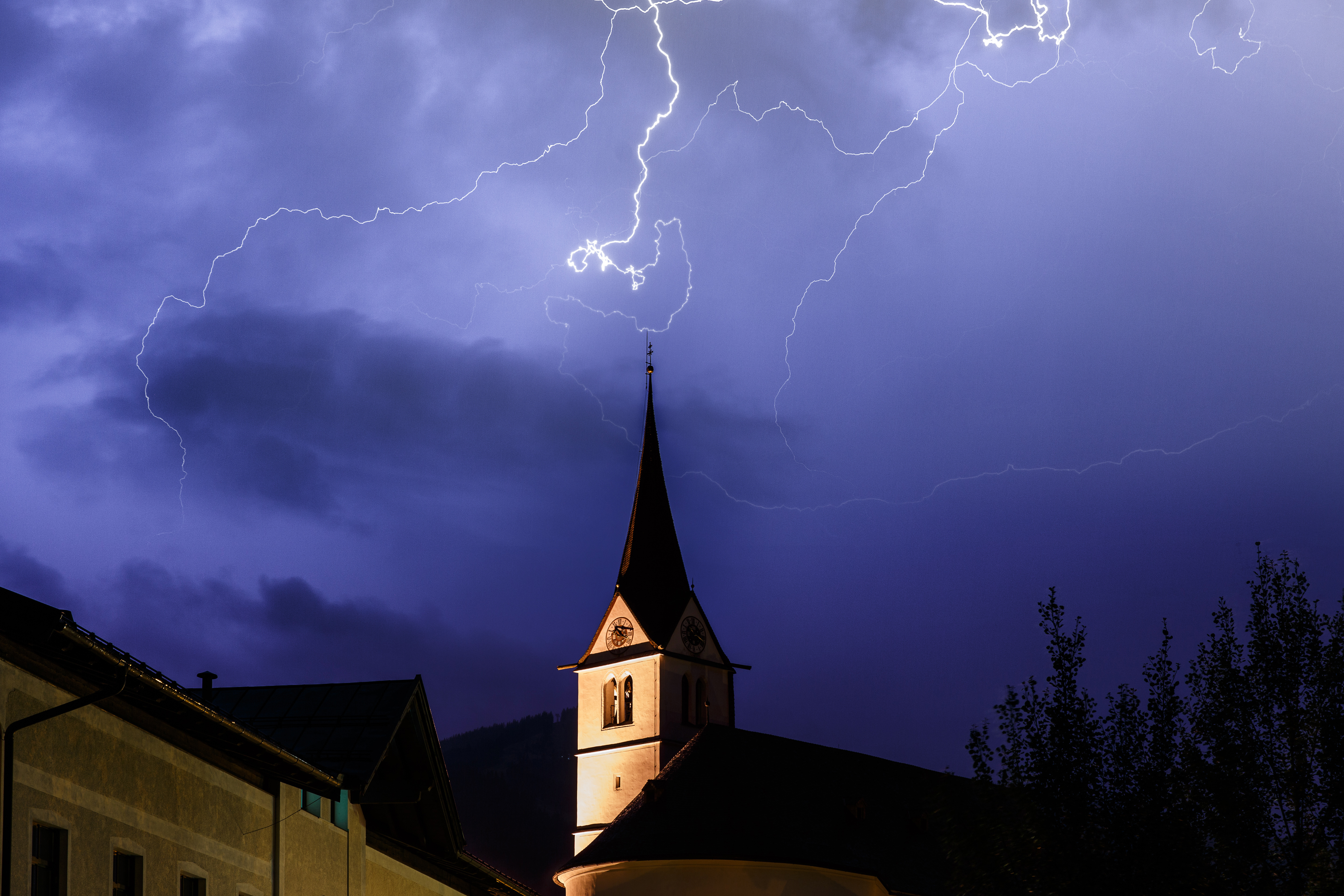 A lightning storm with a church in the foreground | Source: Shutterstock
