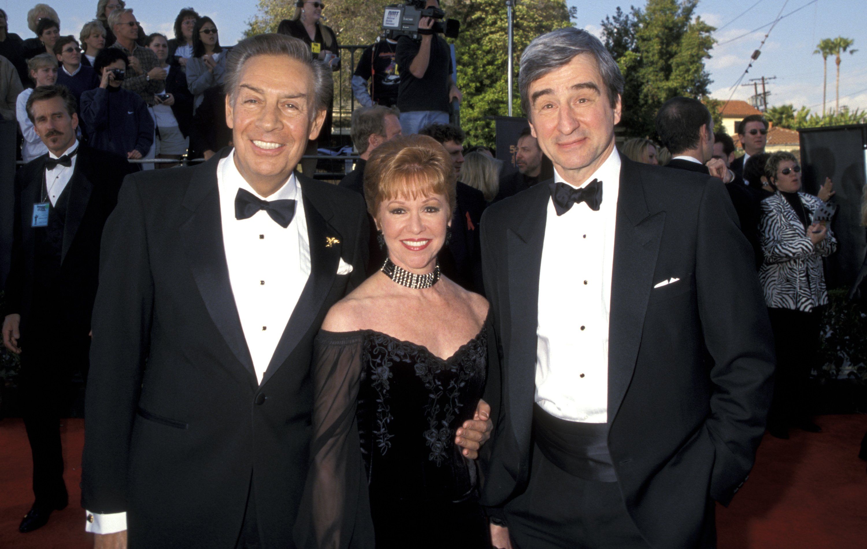 Jerry Orbach, Elaine Orbach ve Sam Waterston, 1999'da Los Angeles, California'da.  |  Kaynak: Getty Images
