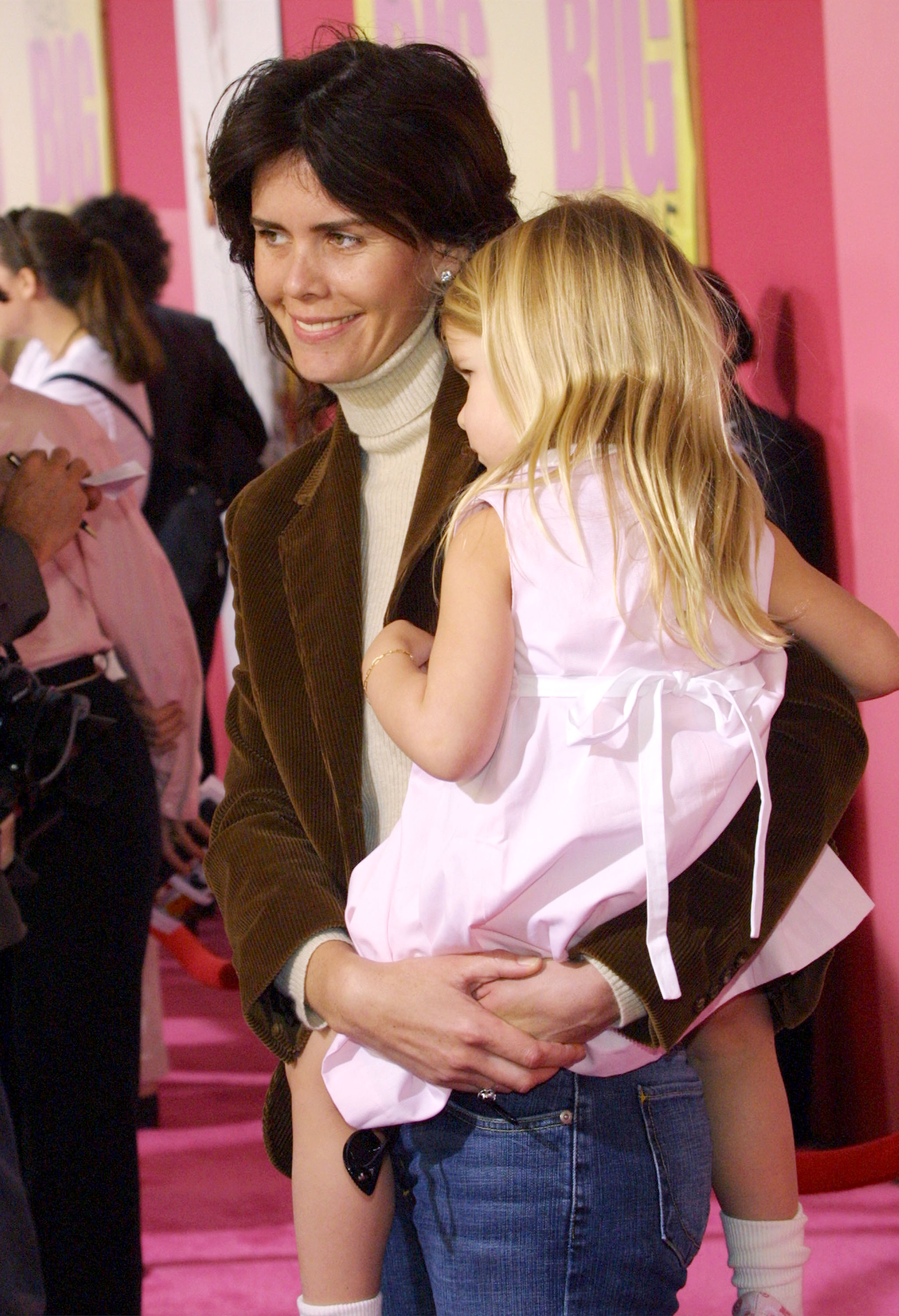 Kelley Phleger and her daughter at the film premiere of "Piglet's Big Movie" on March 16, 2003, in Hollywood, California | Source: Getty Images