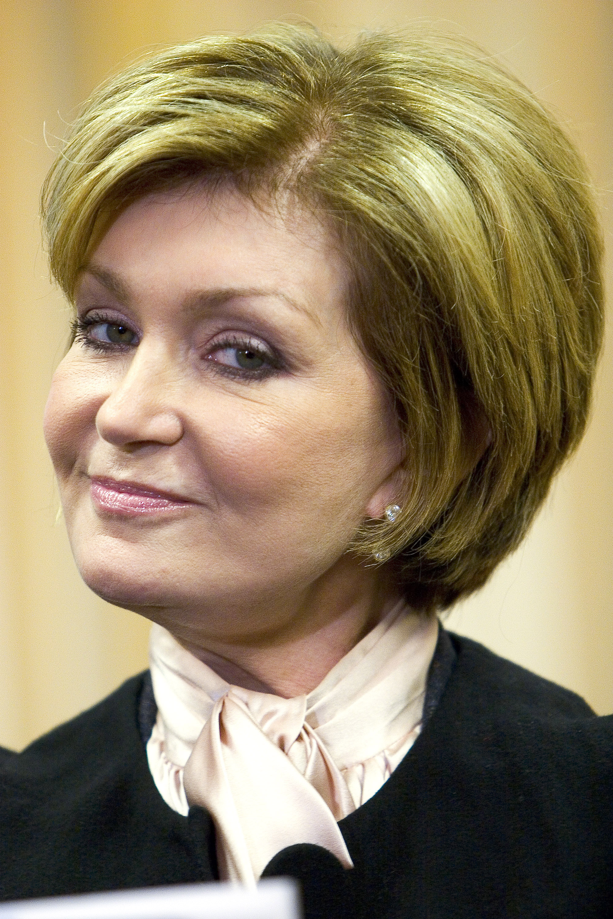 Sharon Osbourne signs her new Autobiography "Sharon Osbourne Extreme," on October 25, 2006, at Barnes & Noble in New York City | Source: Getty Images