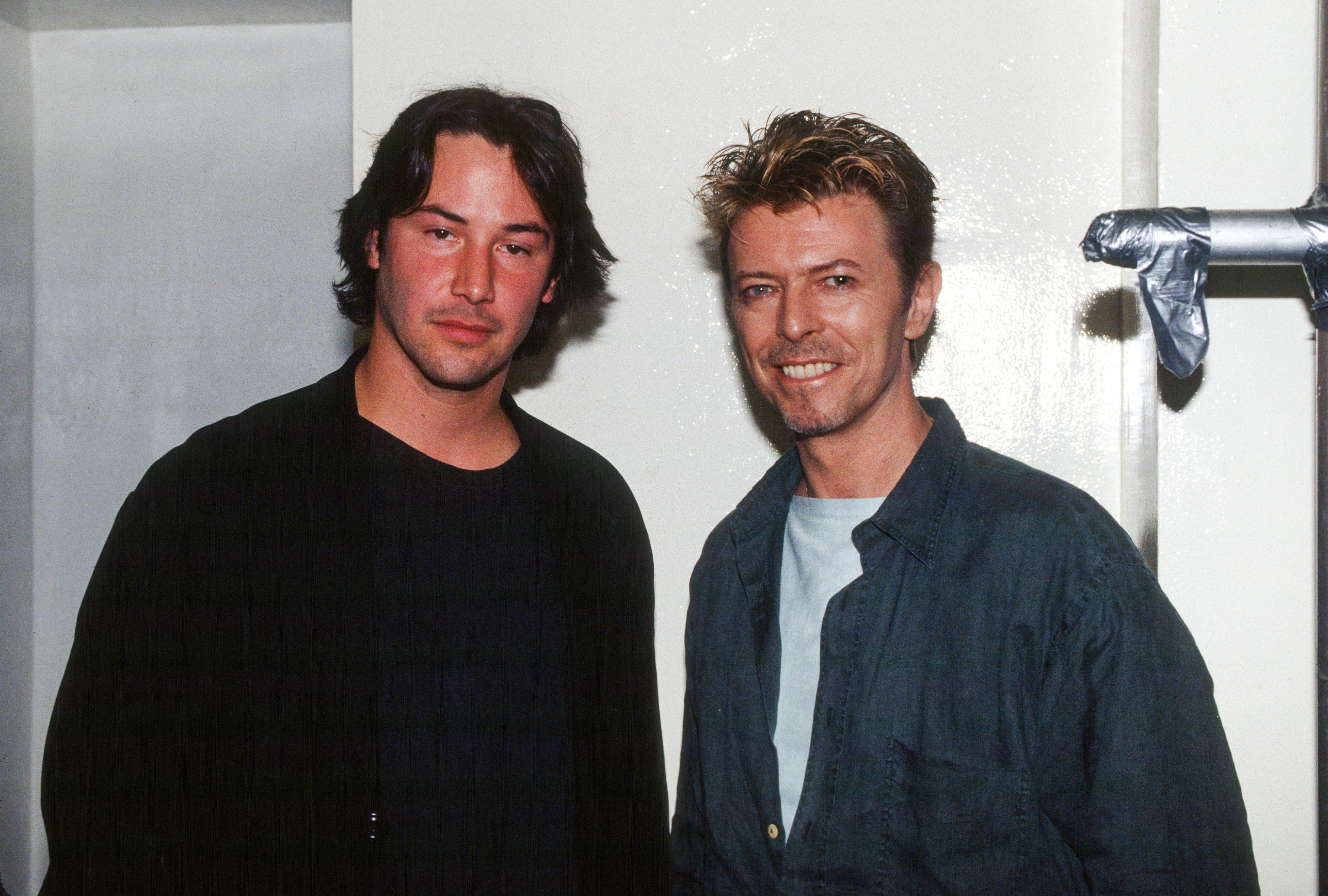 David Bowie and Keanu Reeves in 1992.┃Source: Getty Images