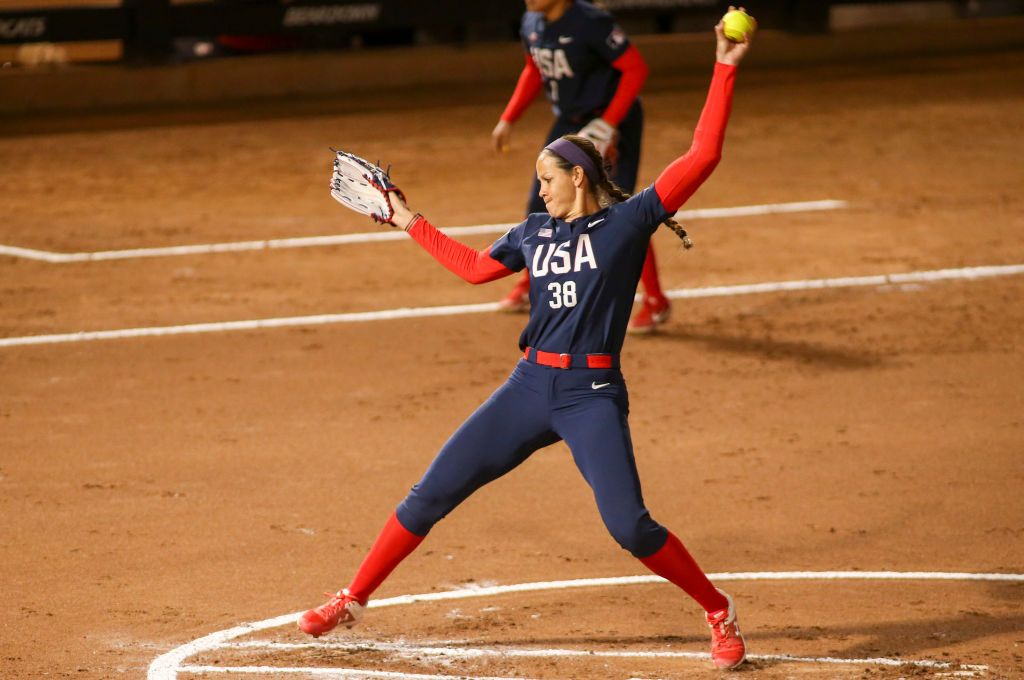 Cat Osterman (38) pitches during an exhibition softball game between the United States and the Arizona Wildcats on February 18, 2020. | Photo: Getty Images