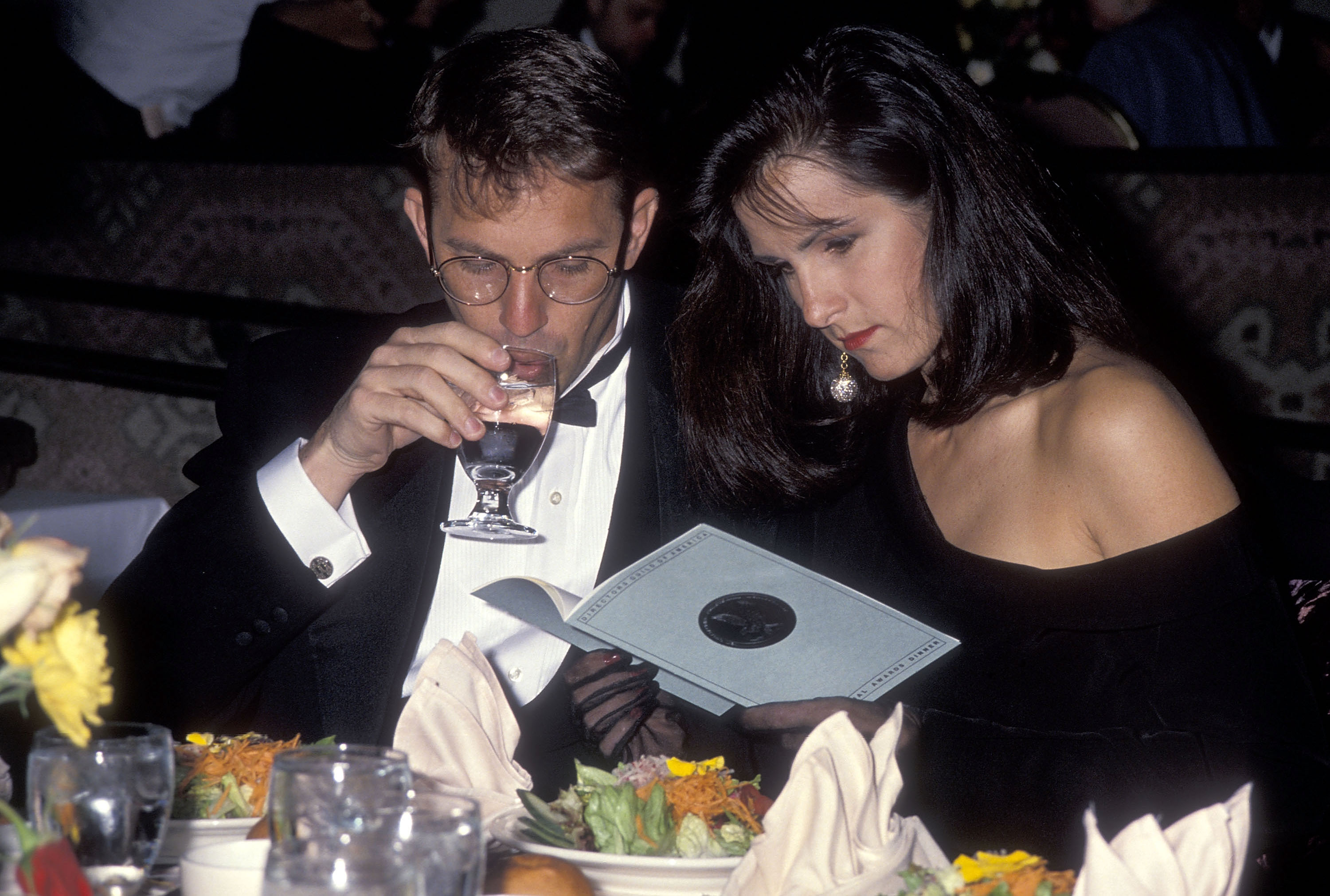 Kevin and Cindy Costner attend the 43rd Annual Directors Guild of America Awards in Beverly Hills, California, on March 16, 1991. | Source: Getty Images