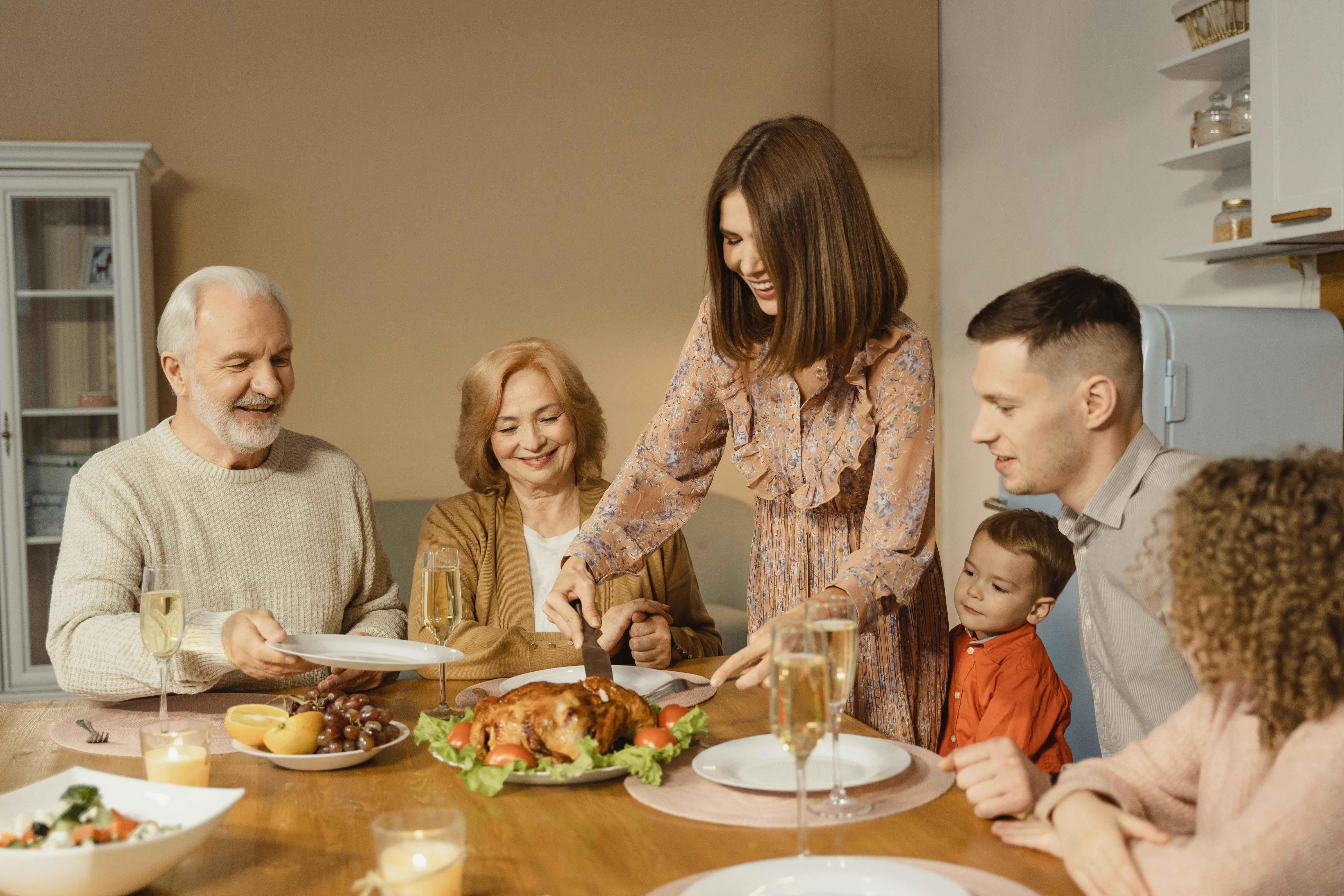 A family enjoying a meal together | Source: Pexels