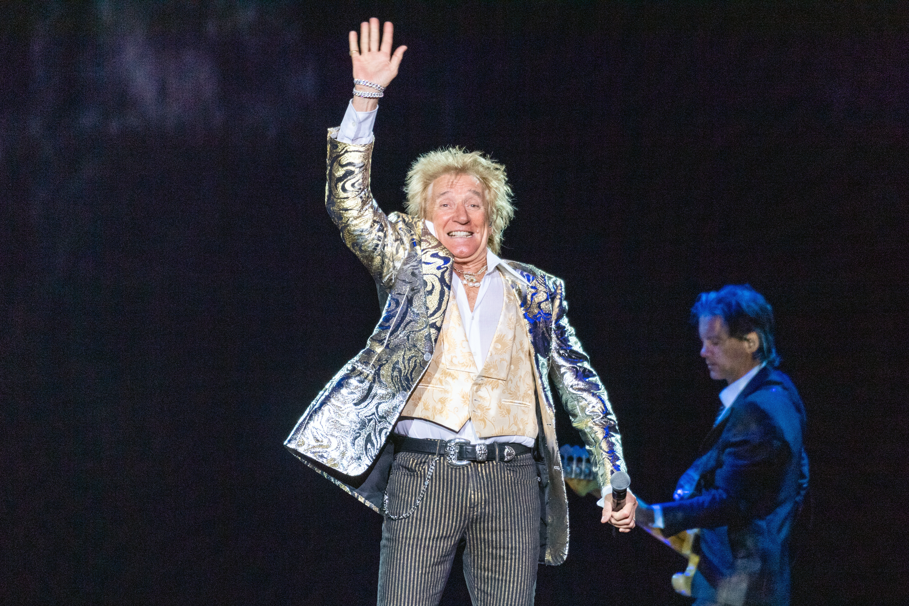Sir Rod Stewart on stage at The OVO Hydro in Glasgow, Scotland, on November 29, 2022. | Source: Getty Images