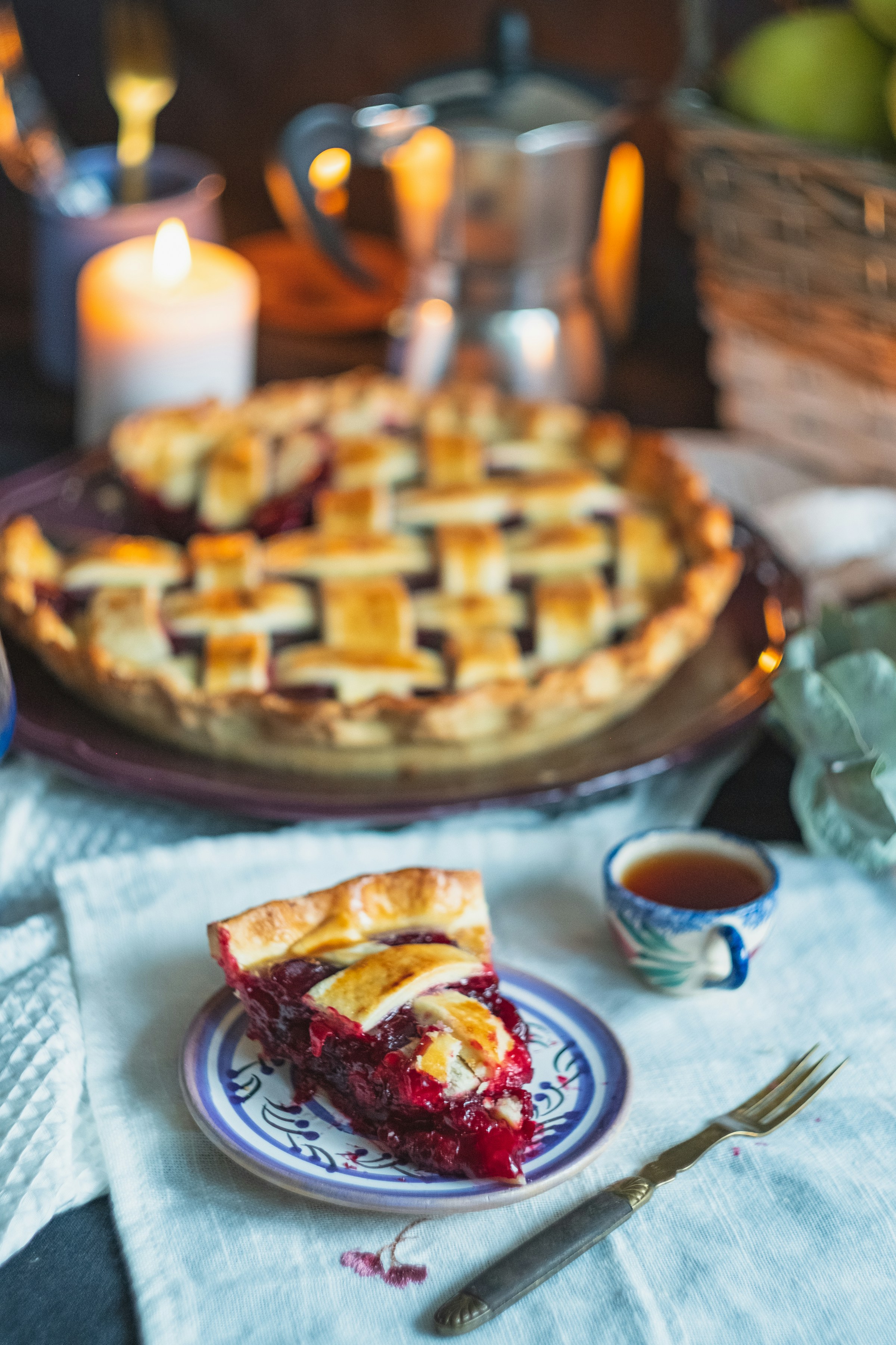 A slice of pie and a cup of tea | Source: Unsplash