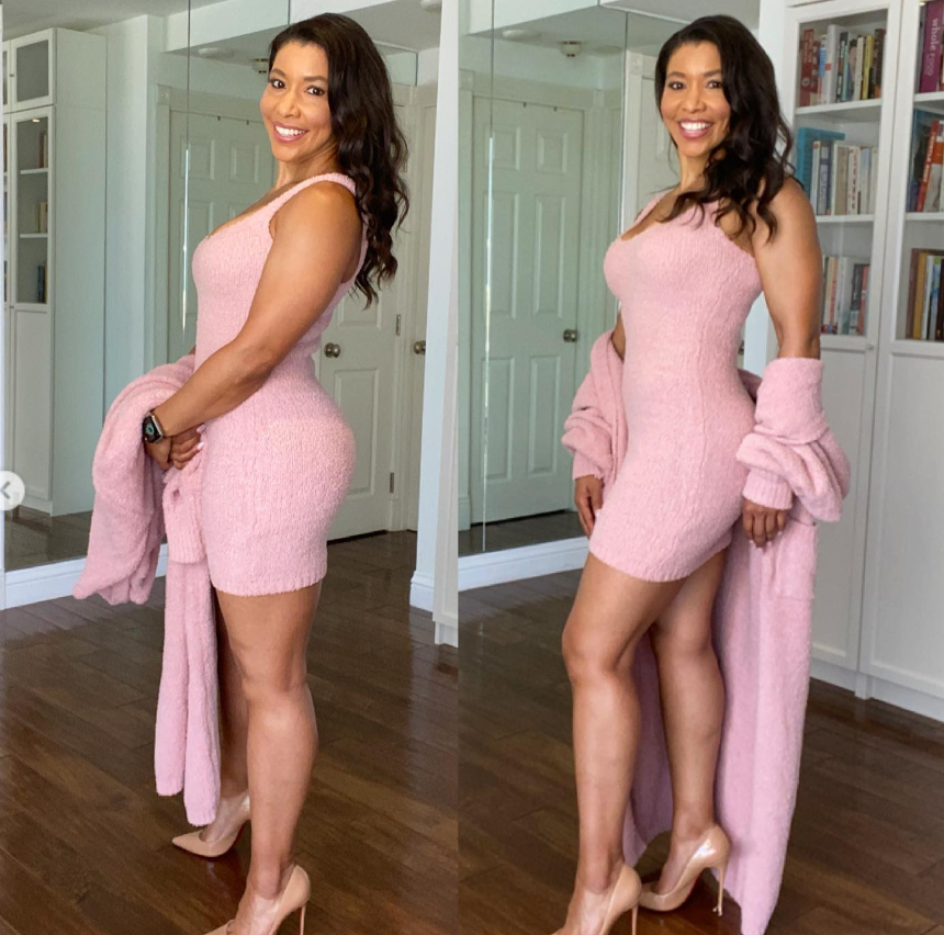 Jeanette Jenkins showcases a soft pink look in a pair of stylish mirror photos | Source: Instagram/msjeanettejenkins