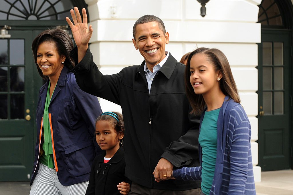 Michelle, Sasha, Barack and Malia Obama pictured at the annual White House Easter Egg Roll on the South Lawn, 2009 | Photo: Getty Images