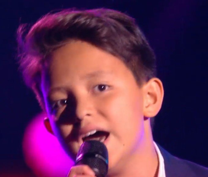 Natihei sur scène durant la finale. l Source : TF1 Replay