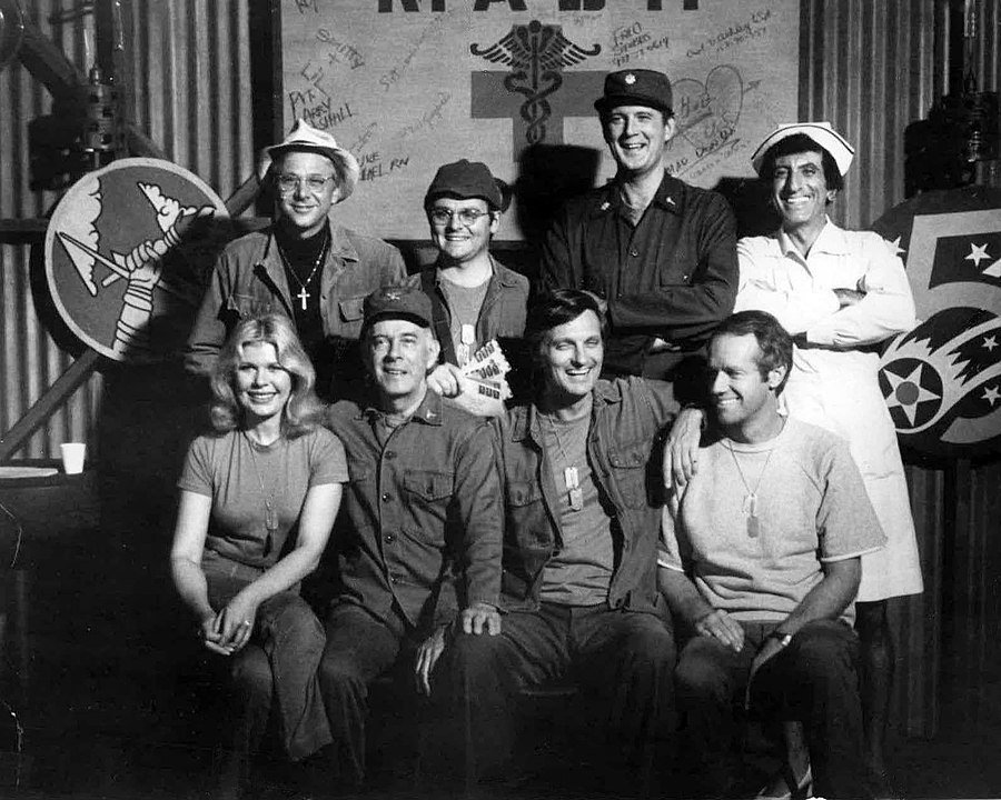 The cast of M*A*S*H from Season 6, 1977 | Photo: Wikimedia Commons Images