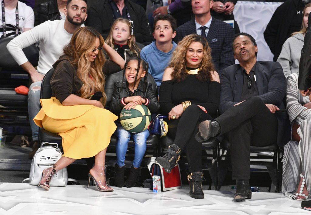 Blue Ivy with relatives watching basketball | Source: Getty Images / GlobalImagesUkraine