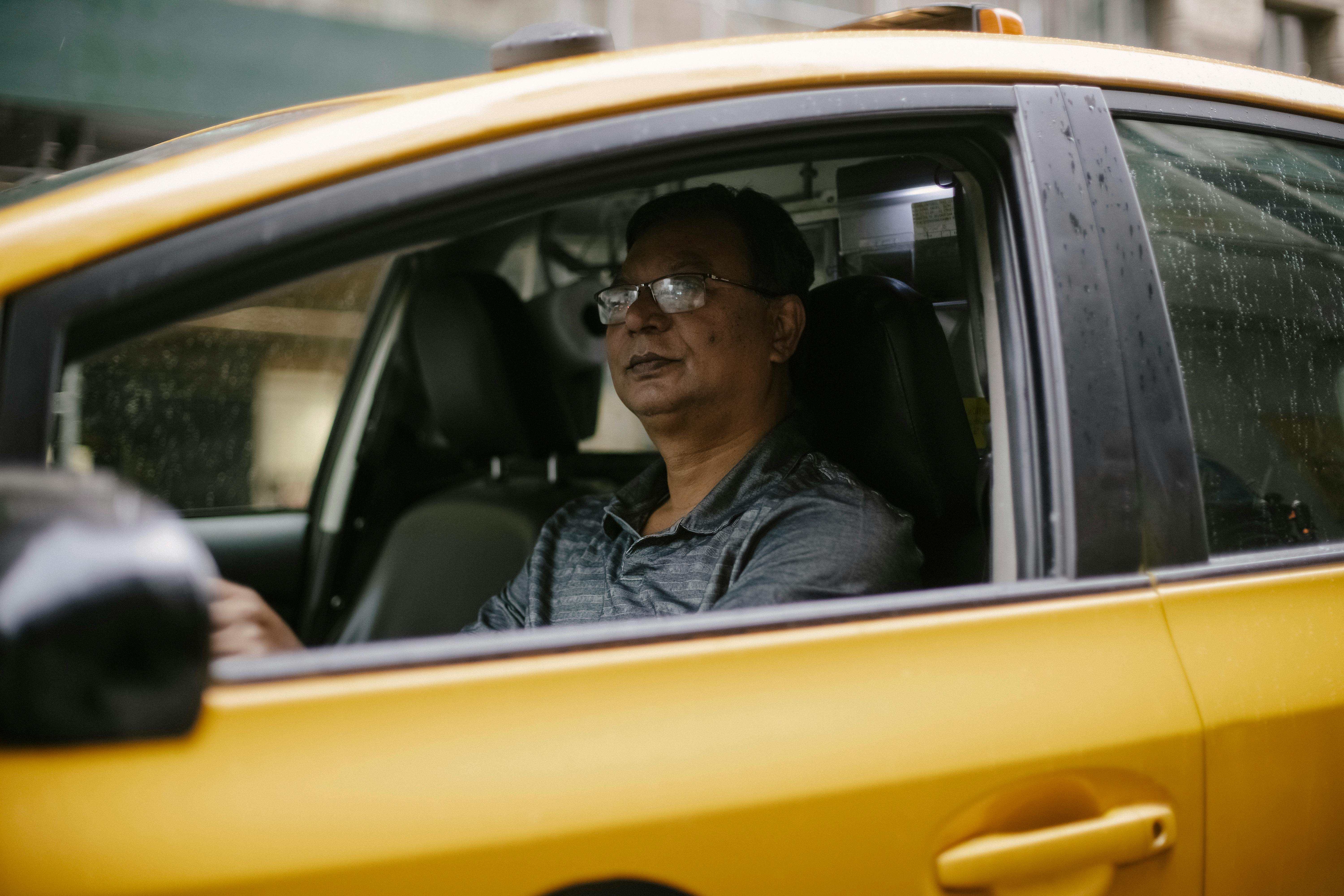 A cab driver | Source: Pexels