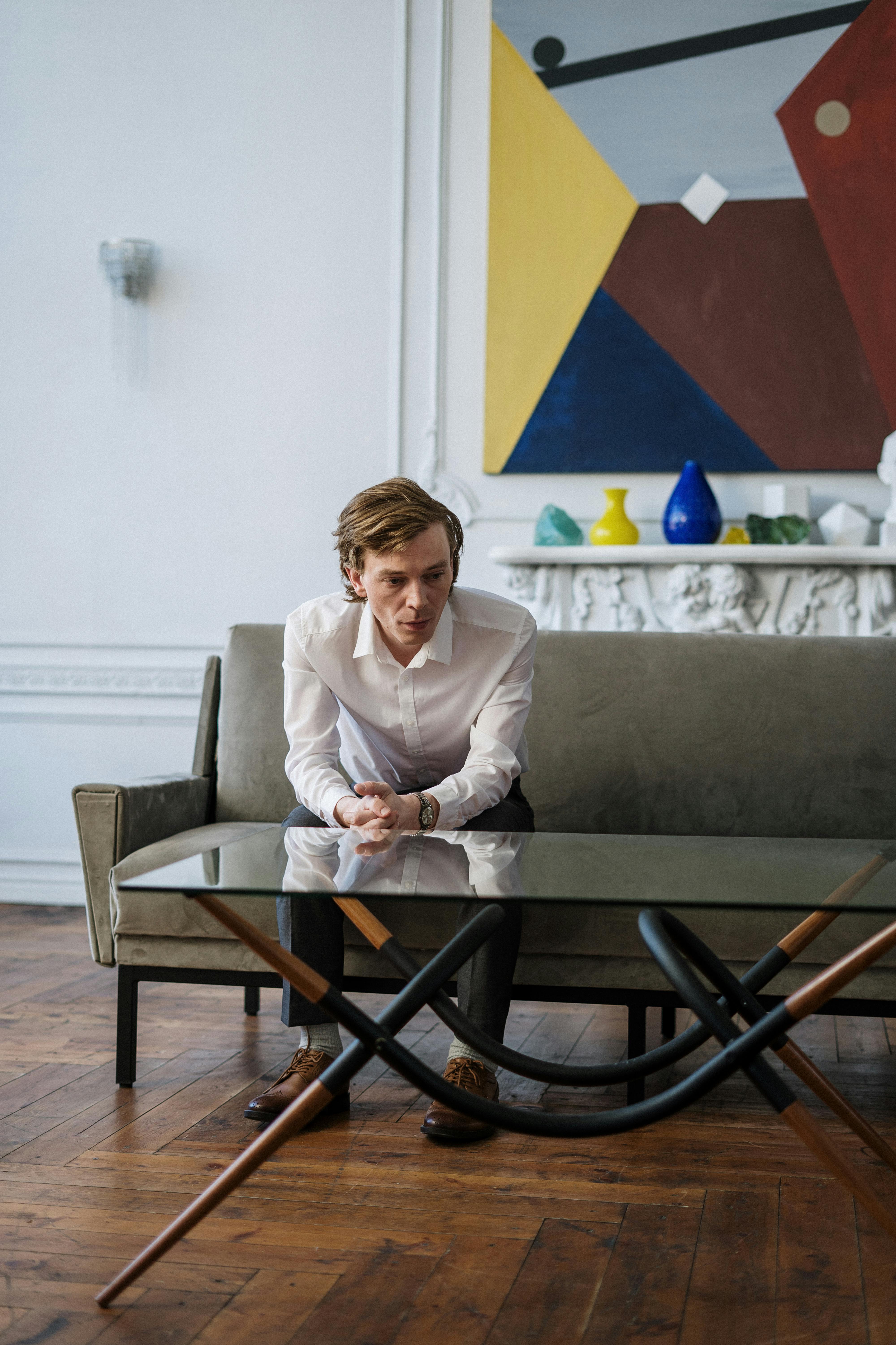 A young man deep in thought | Source: Pexels