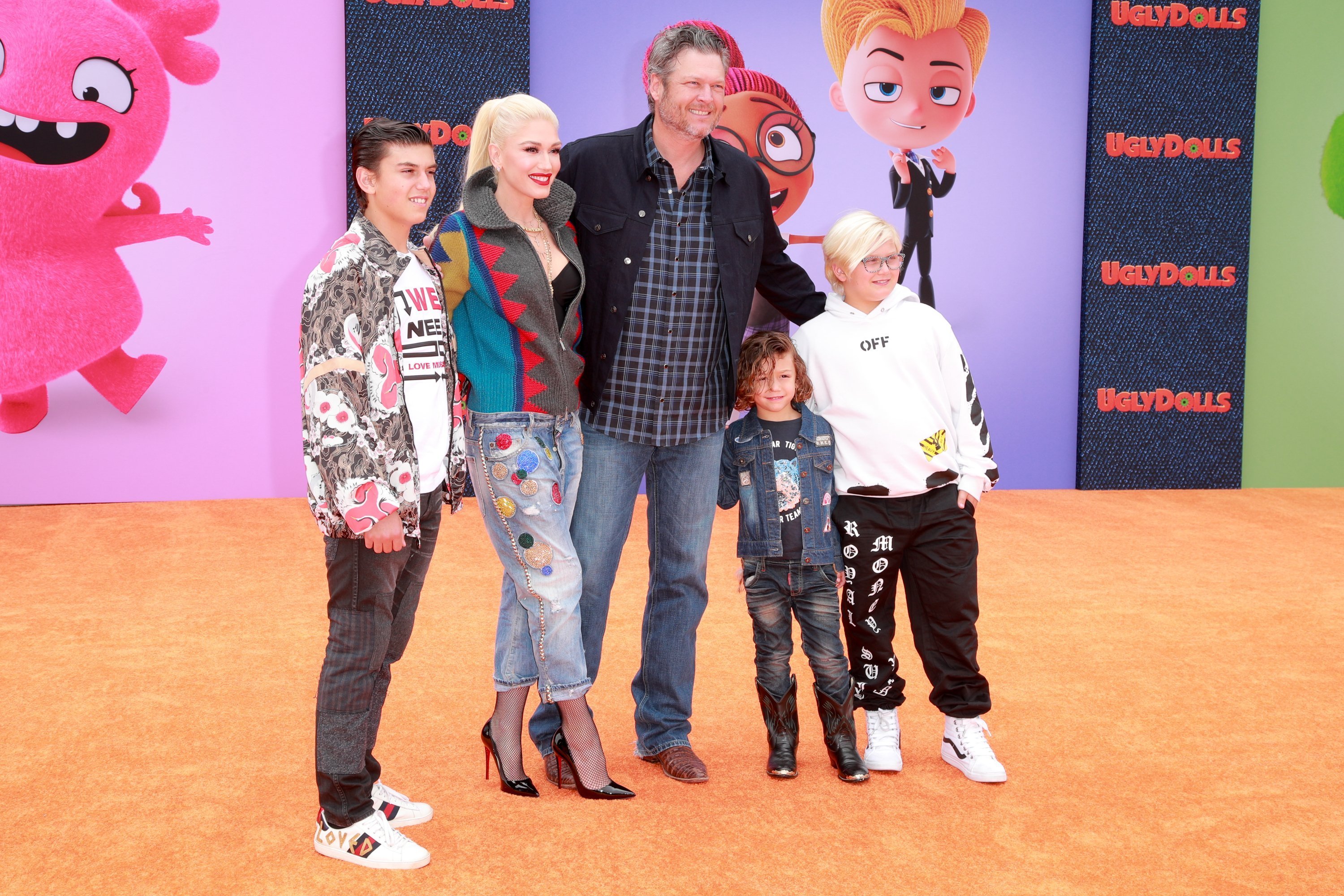 Kingston, Gwen Stefani, Blake Shelton, Apollo, and Zuma attend World Premiere of "UglyDolls" on April 27, 2019 in Los Angeles, California. | Source: Getty Images.