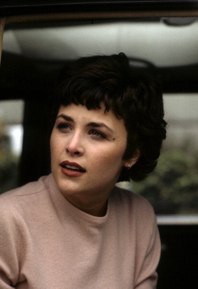 Sherilyn Fenn, Pilotfilm von "Northwest Passage", 8. April 1990 | Quelle: Getty Images
