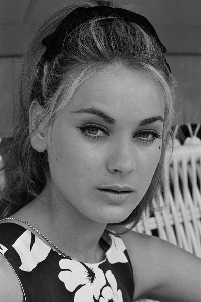 L'actrice française Geneviève Grad lors du tournage du film 'Le gendarme de Saint-Tropez' le 22 mai 1964, France. | Photo : Getty Images