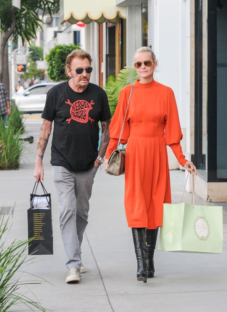     Johnny Hallyday is seen with his wife Laeticia on February 15, 2017 in Los Angeles, California.  |  Photo: Getty Images