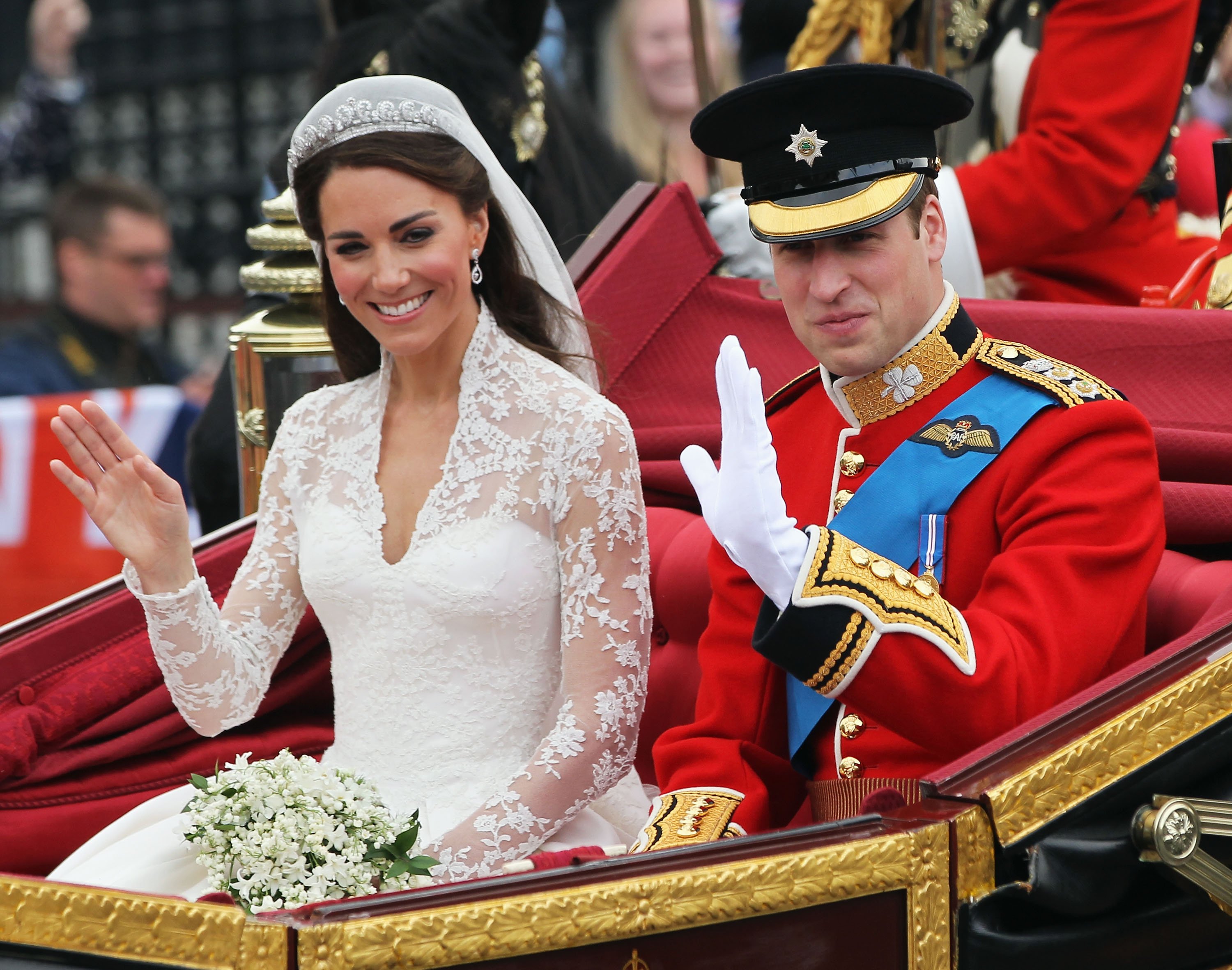 Prince William and Duchess Kate after their marriage on April 29, 2011 in London, England | Source: Getty Images
