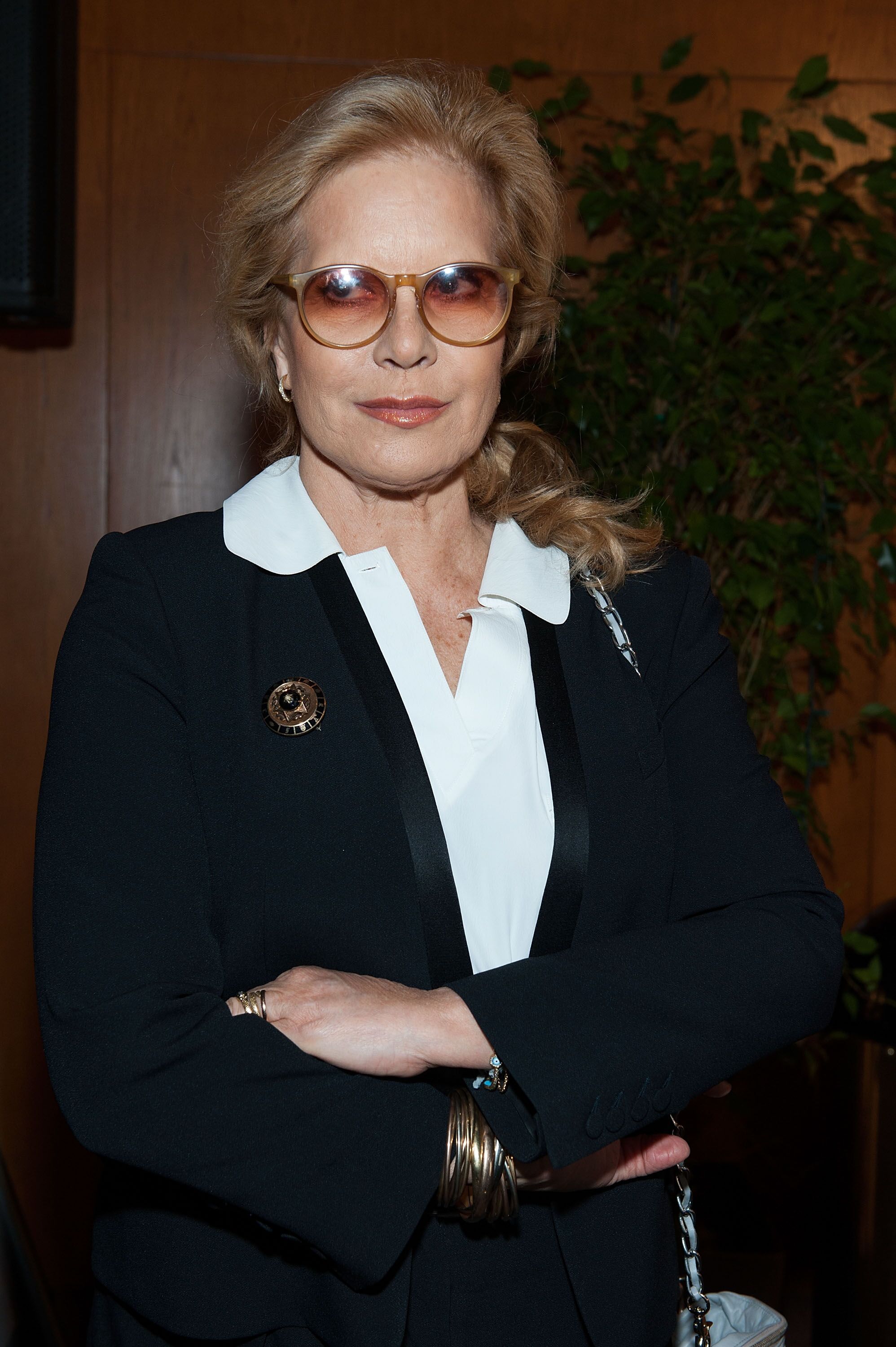Sylvie Vartan croisant les bras - Photo : Getty Images Sylvie Vartan croisant les bras - Photo : Getty Images