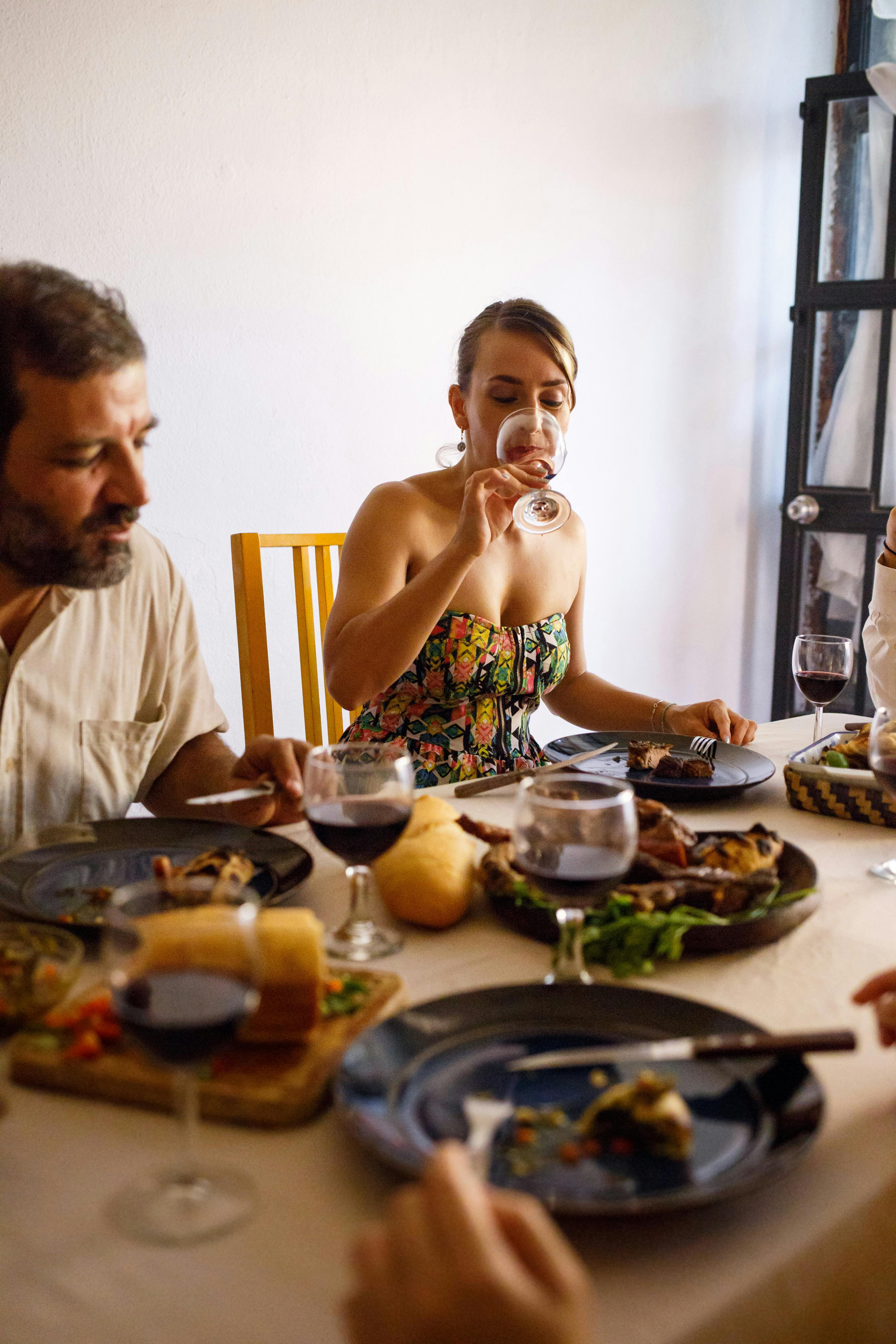 A family enjoying a meal together | Source: Pexels