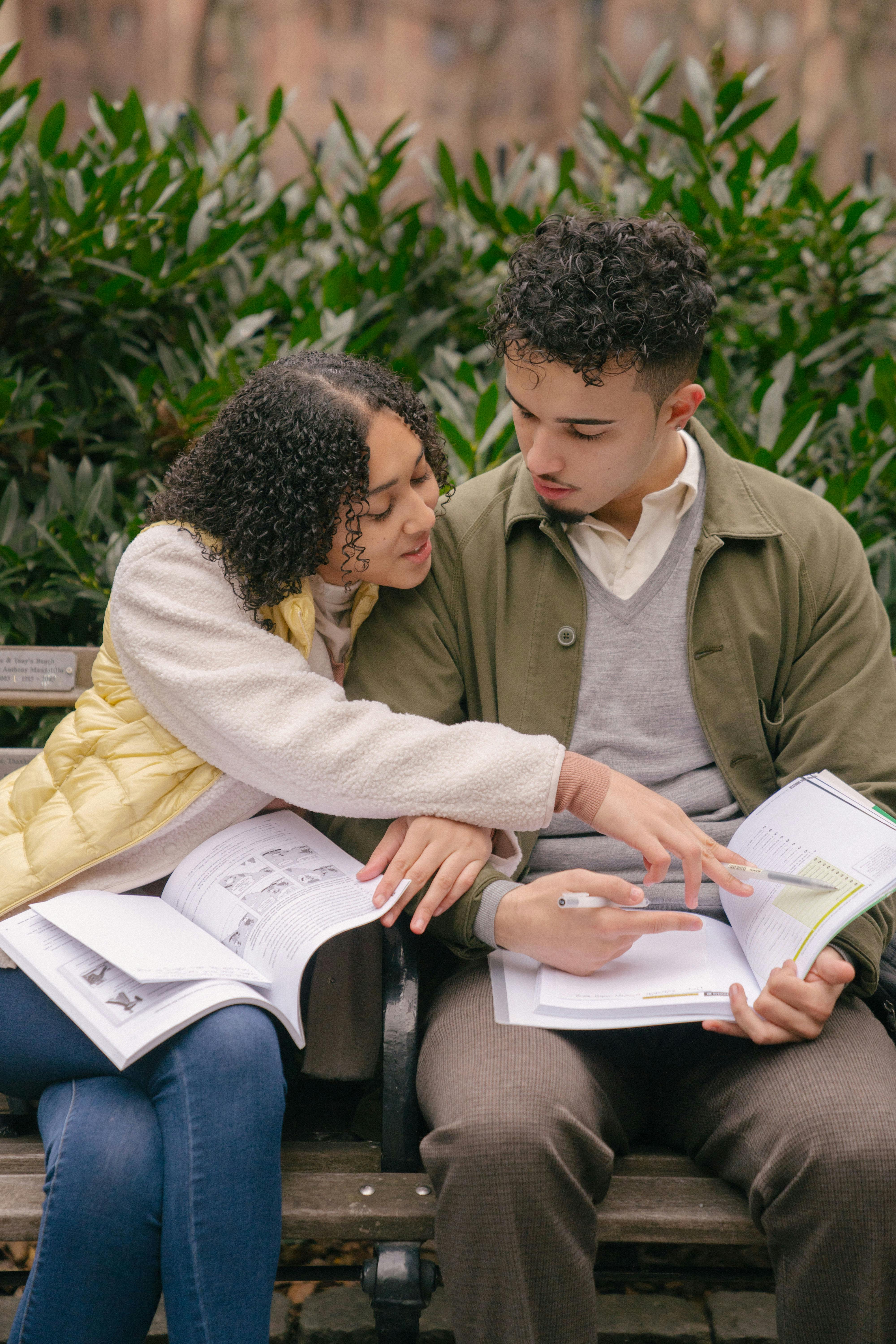 A couple studying together | Source: Pexels