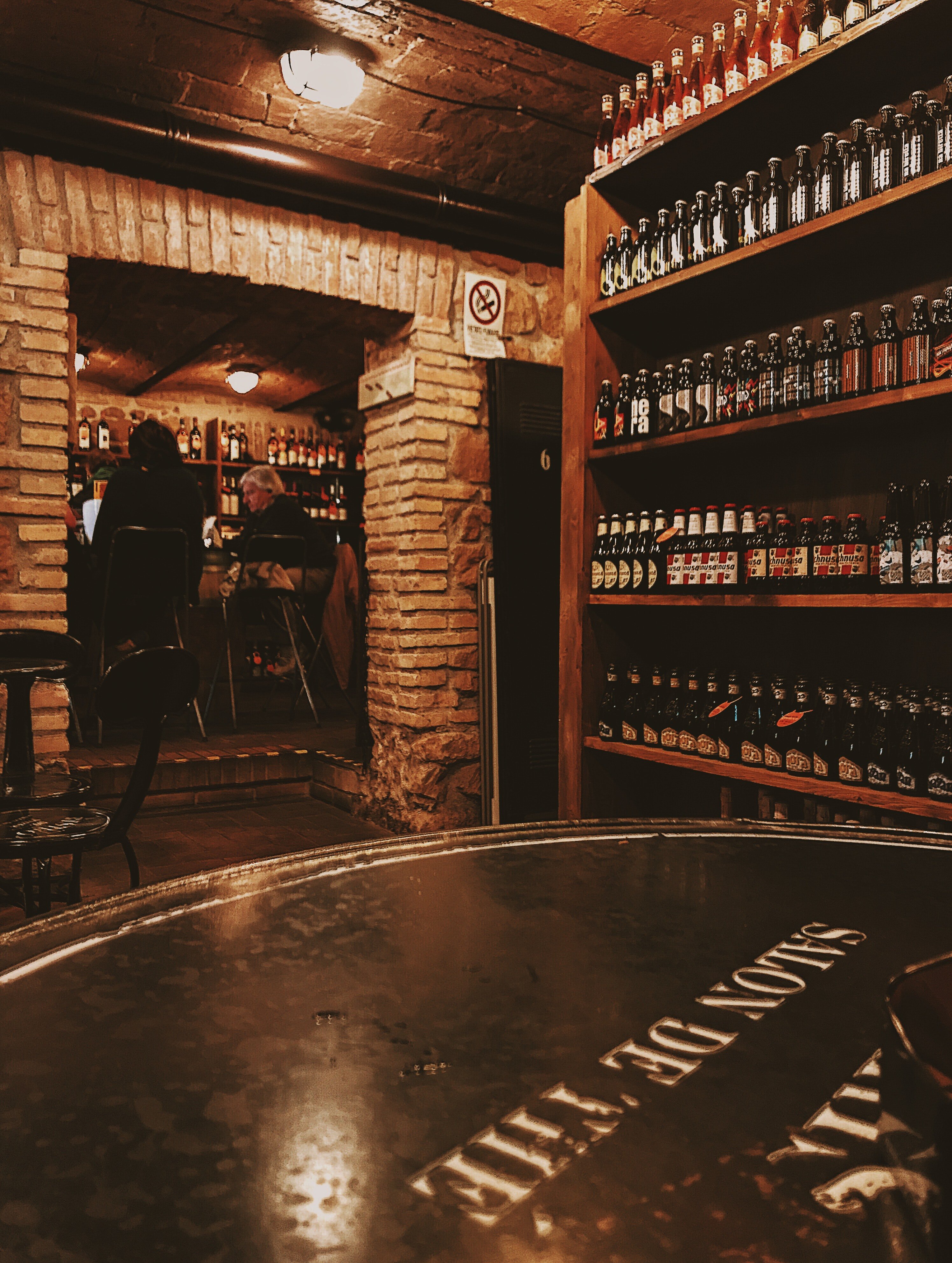 A pub full of liquor and wine. | Photo: Pexels