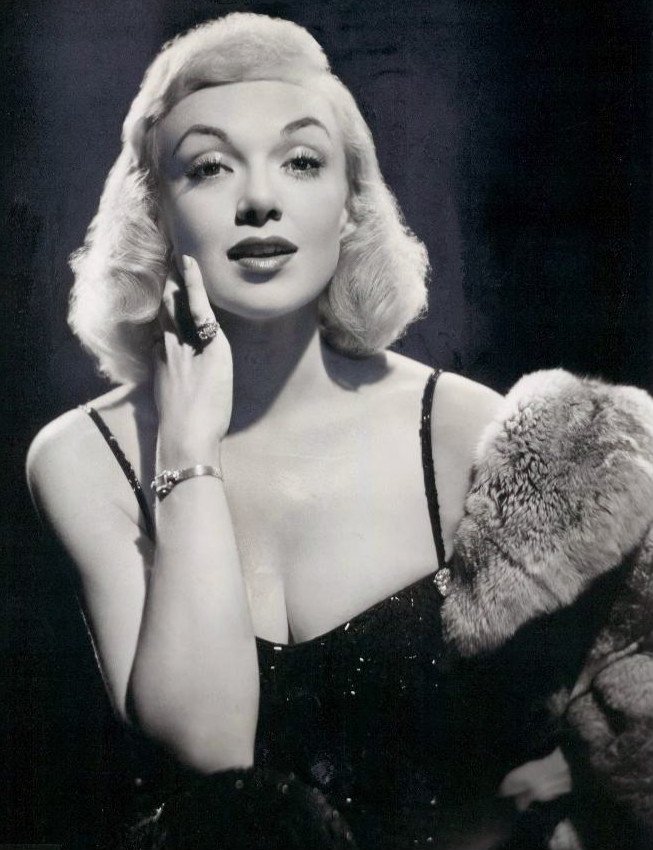 A publicity photo of Edie Adams. | Source: Wikimedia Commons