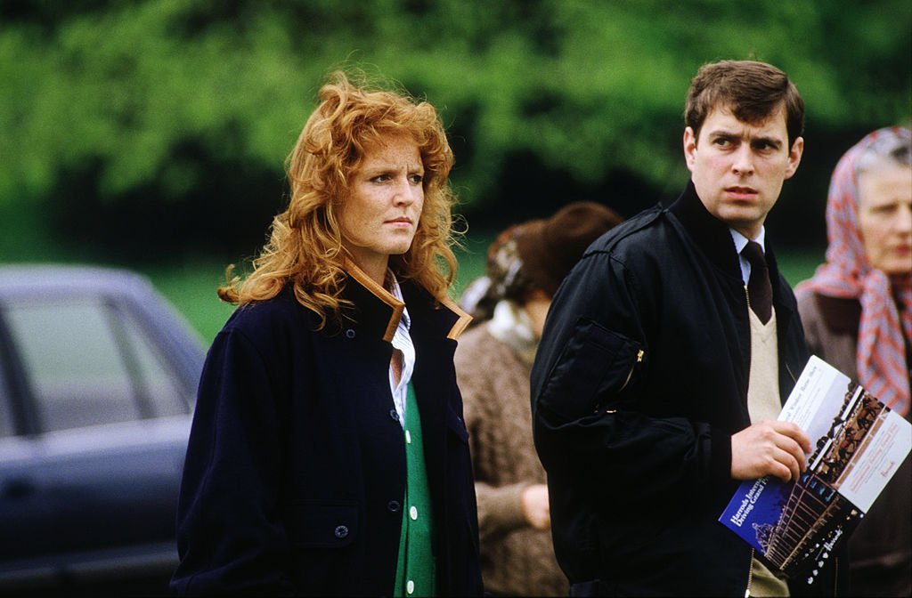 Prince Andrew and Sarah, Duchess of York watching cross country Carriage Driving on May 10, 1986 at the Royal Windsor Horse Show in Windsor, Berkshire | Photo: GettyImages