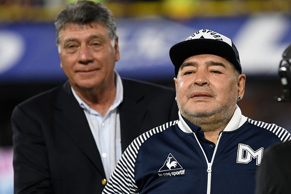 Diego Armando Maradona entraîneur en chef de Gimnasia y Esgrima. |Photo : Getty Images