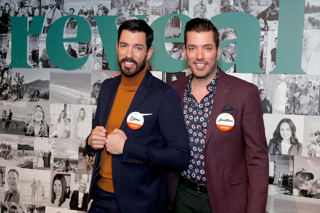   Drew Scott ve Jonathan Scott, New Meredith Corporation'ın yaşam tarzı yayını Reveal'in ilk sayısını 9 Ocak 2020'de New York'ta Meredith, INC'de kutluyor.  |  Kaynak: Getty Images