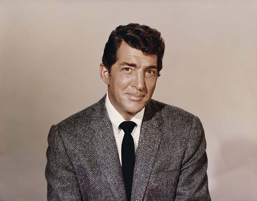 American singer, actor and comedian Dean Martin (1917 - 1995), circa 1960. | Source: Getty Images