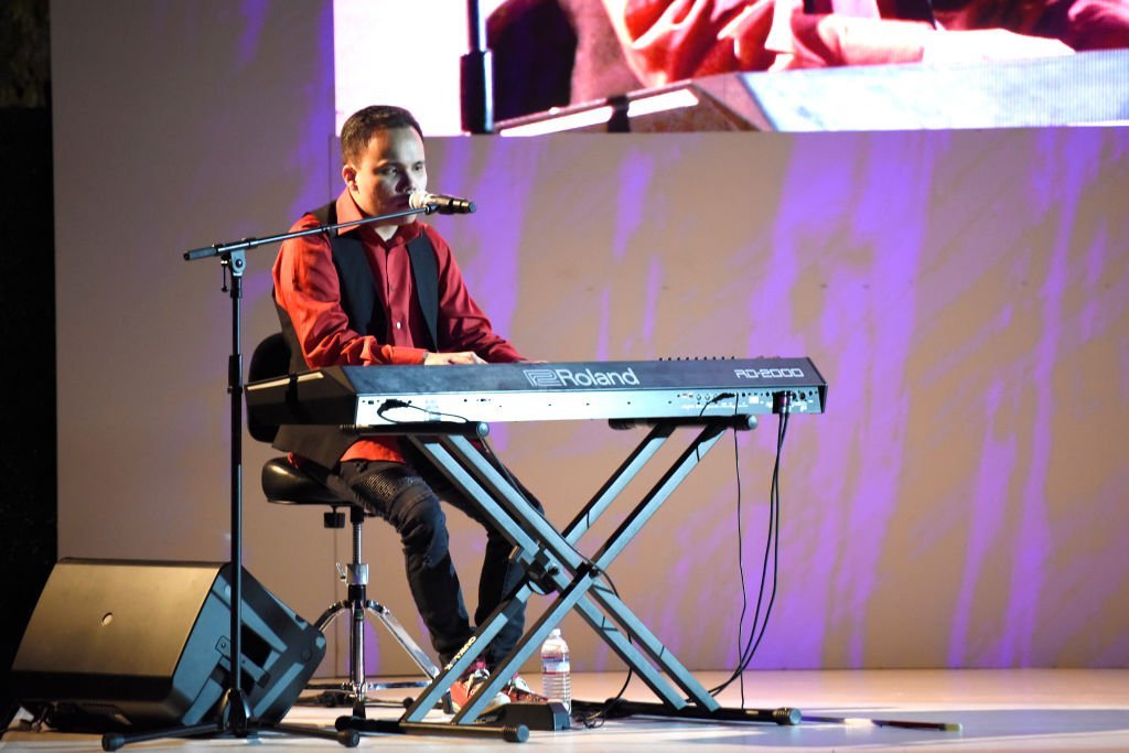  Kodi Lee performs onstage during the HollyRod Foundation's 21st Annual DesignCare Gala | Getty Images