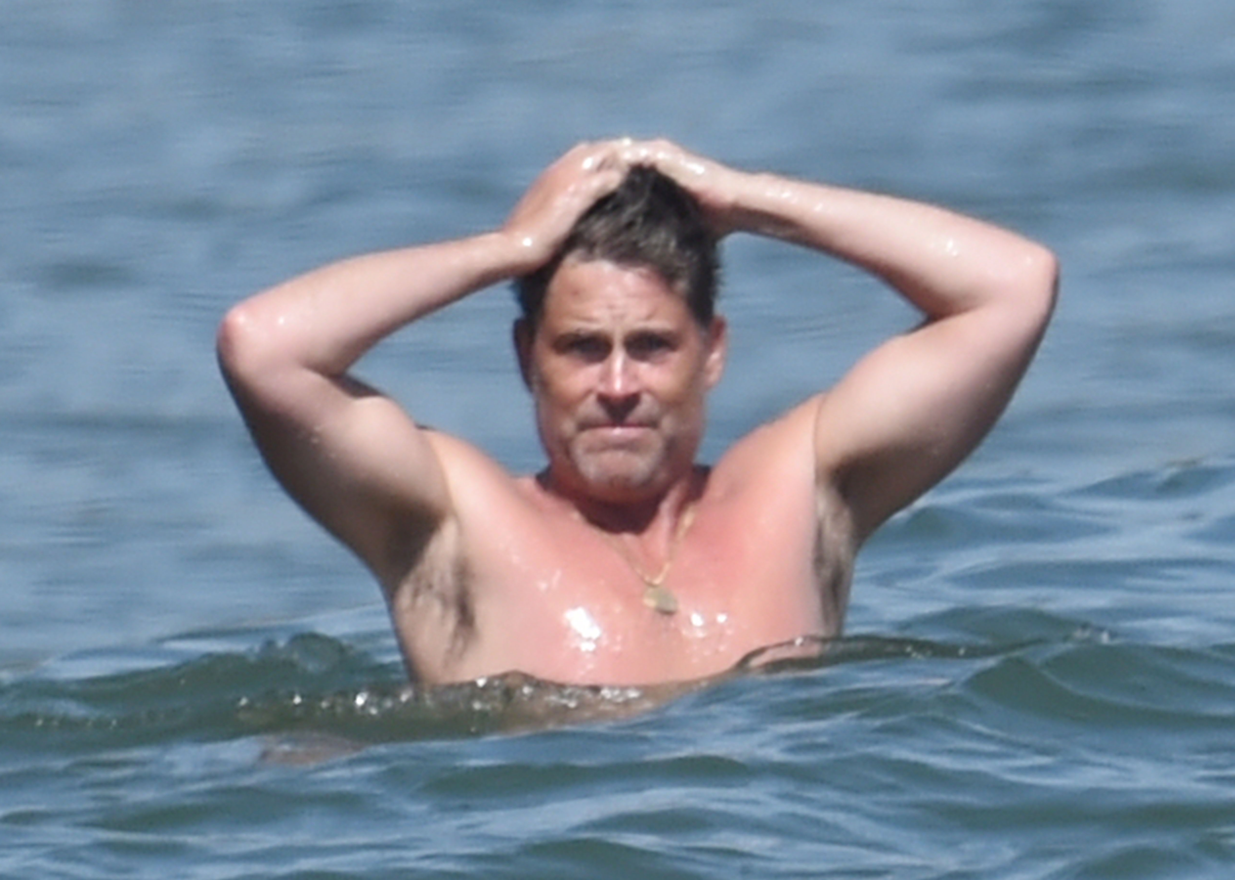 Rob Lowe Goes Shirtless Shows His Real Physique At 60 On Boating Trip 