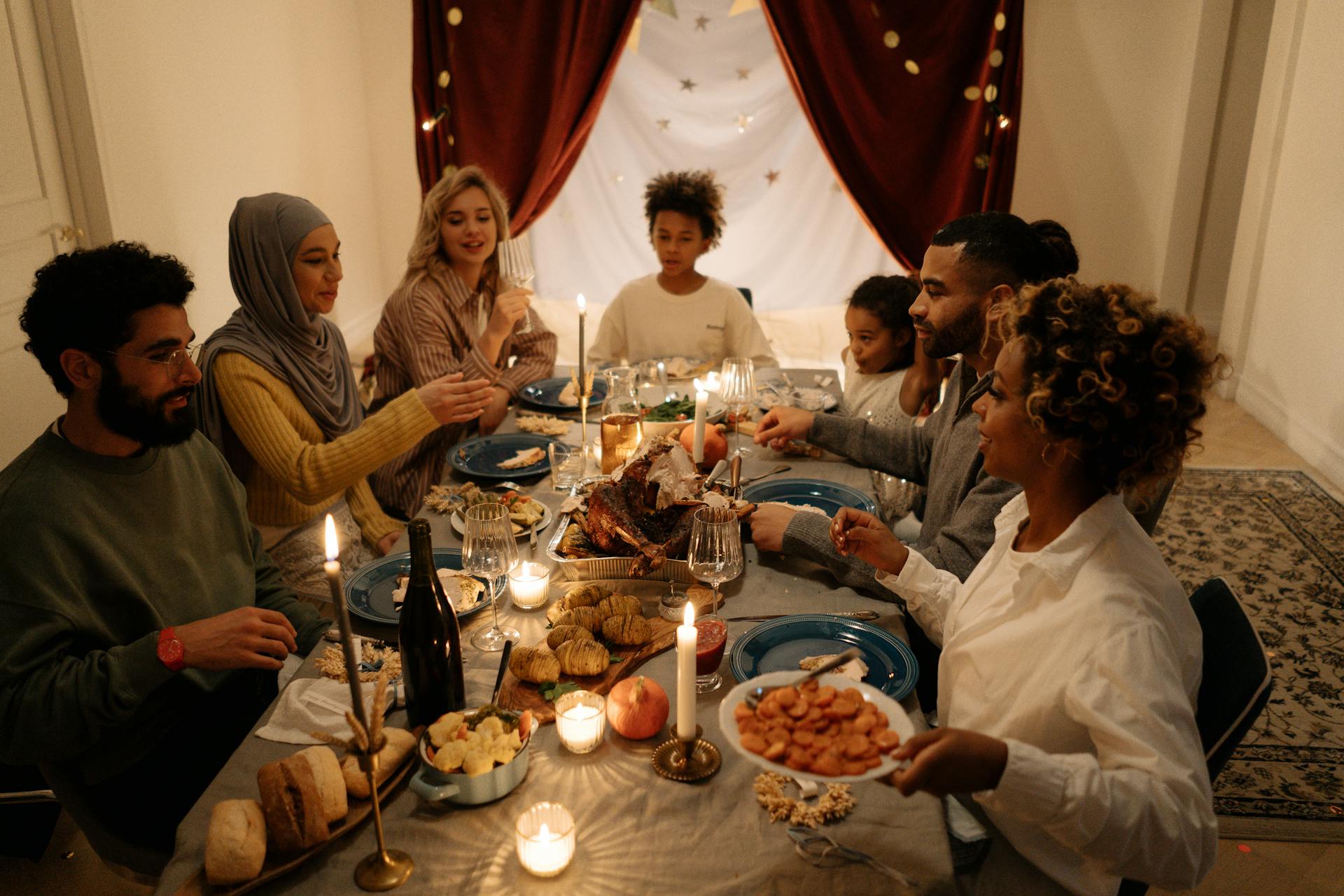 A family gathered for dinner | Source: Pexels