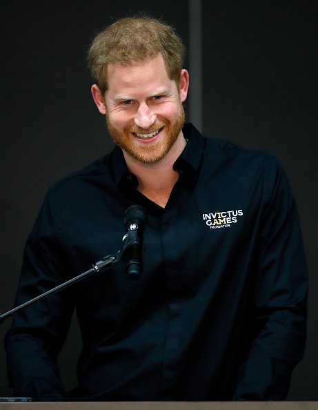 Príncipe Harry dando un discurso para marcar el lanzamiento oficial de los Juegos Invictus 2020, el 9 de mayo de 2019 en La Haya, Países Bajos. | Imagen: Getty Images Príncipe Harry dando un discurso para marcar el lanzamiento oficial de los Juegos Invictus 2020, el 9 de mayo de 2019 en La Haya, Países Bajos. | Imagen: Getty Images