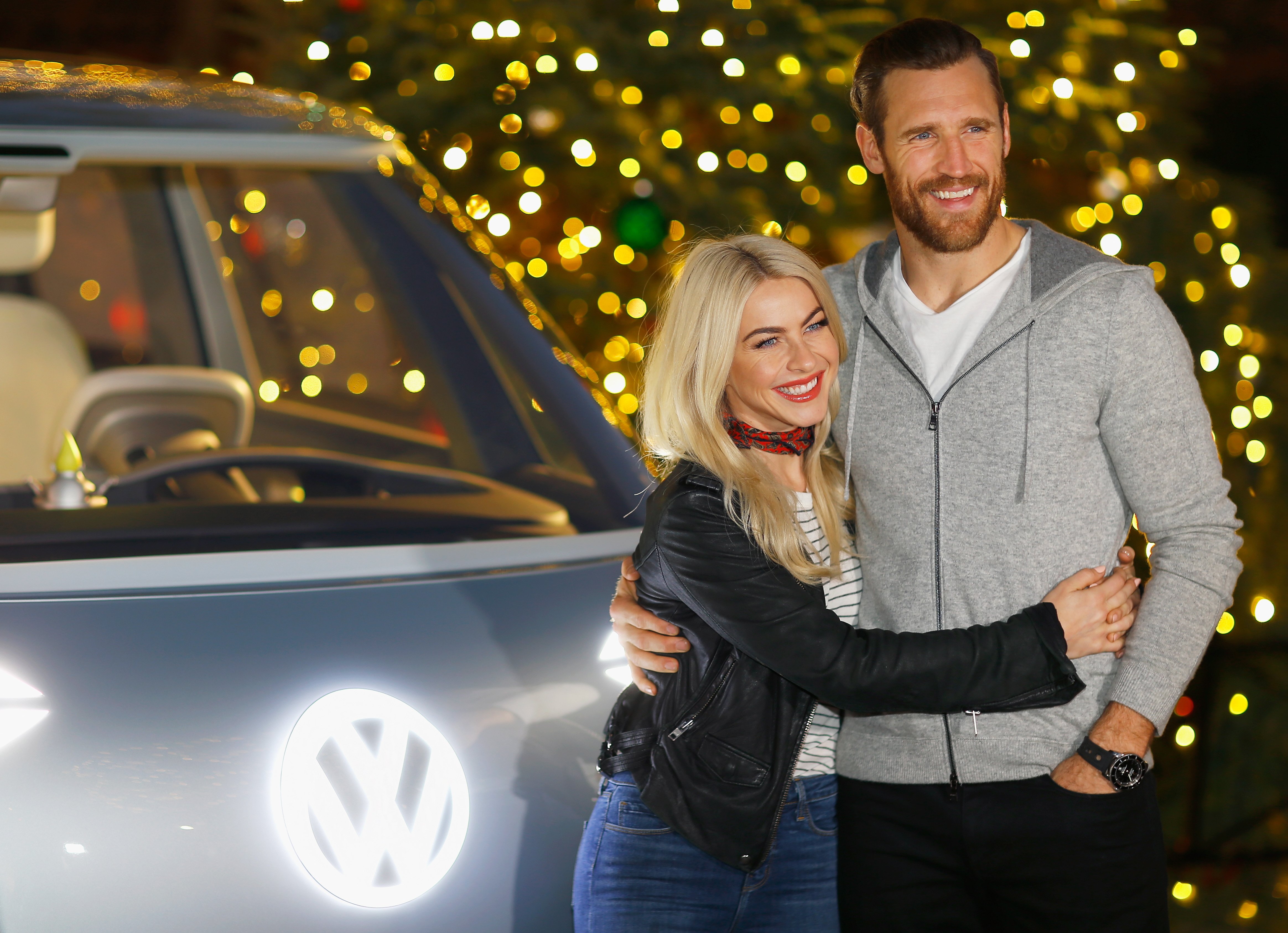 Julianne Hough and Brooks Laich attend the Volkswagen Holiday Drive-In Event in Los Angeles, California on December 16, 2017. | Source: Getty Images.